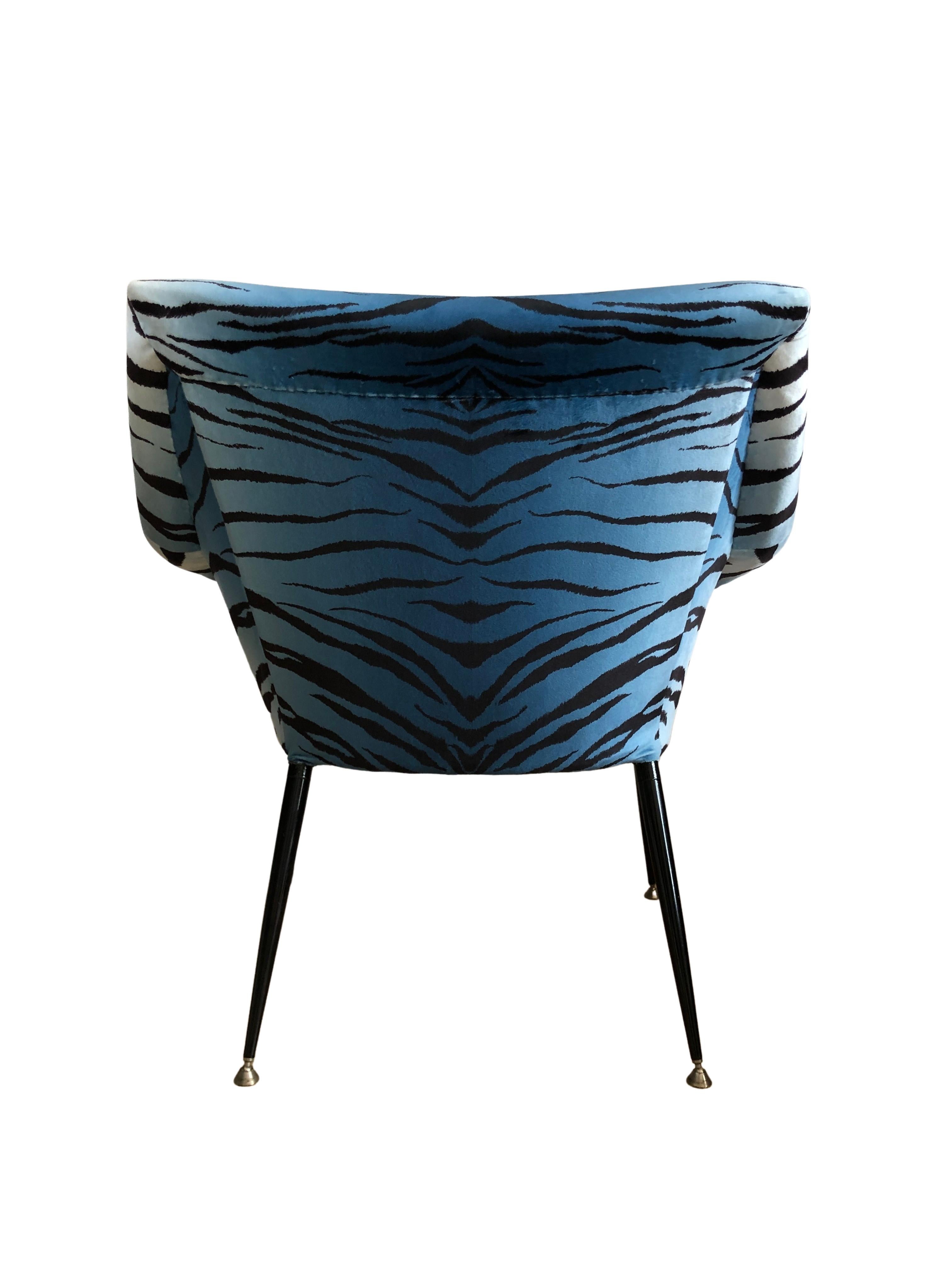 Midcentury Armchair, in Blue Zebra Print Velvet, Europe, 1960s In Excellent Condition For Sale In WARSZAWA, 14