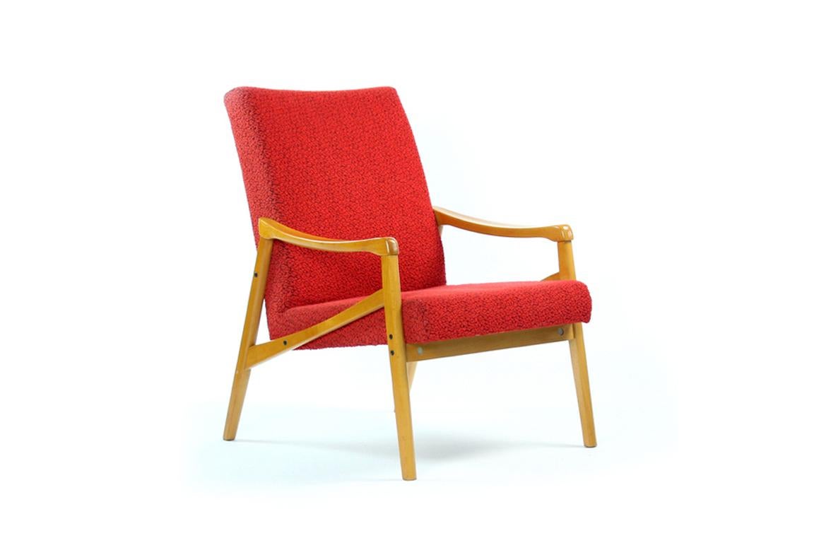 Midcentury Armchair In Light Beech & Red Fabric By Interier Praha For Sale 5