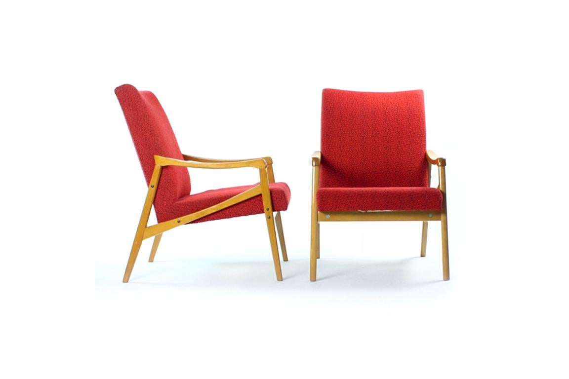 Midcentury Armchair In Light Beech & Red Fabric By Interier Praha For Sale 9