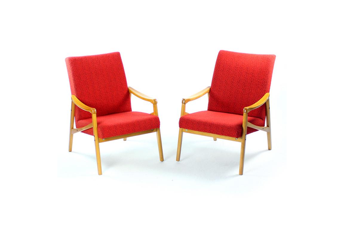 Midcentury Armchair In Light Beech & Red Fabric By Interier Praha For Sale 1