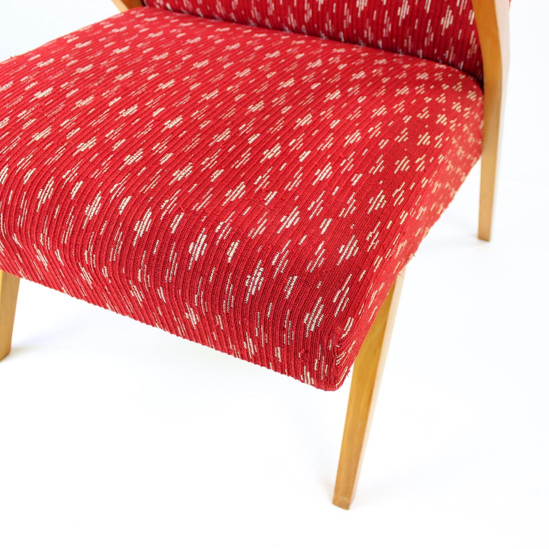 Midcentury Armchair in Original Red Fabric & Blonde Wood, Czechoslovakia, 1960s For Sale 4