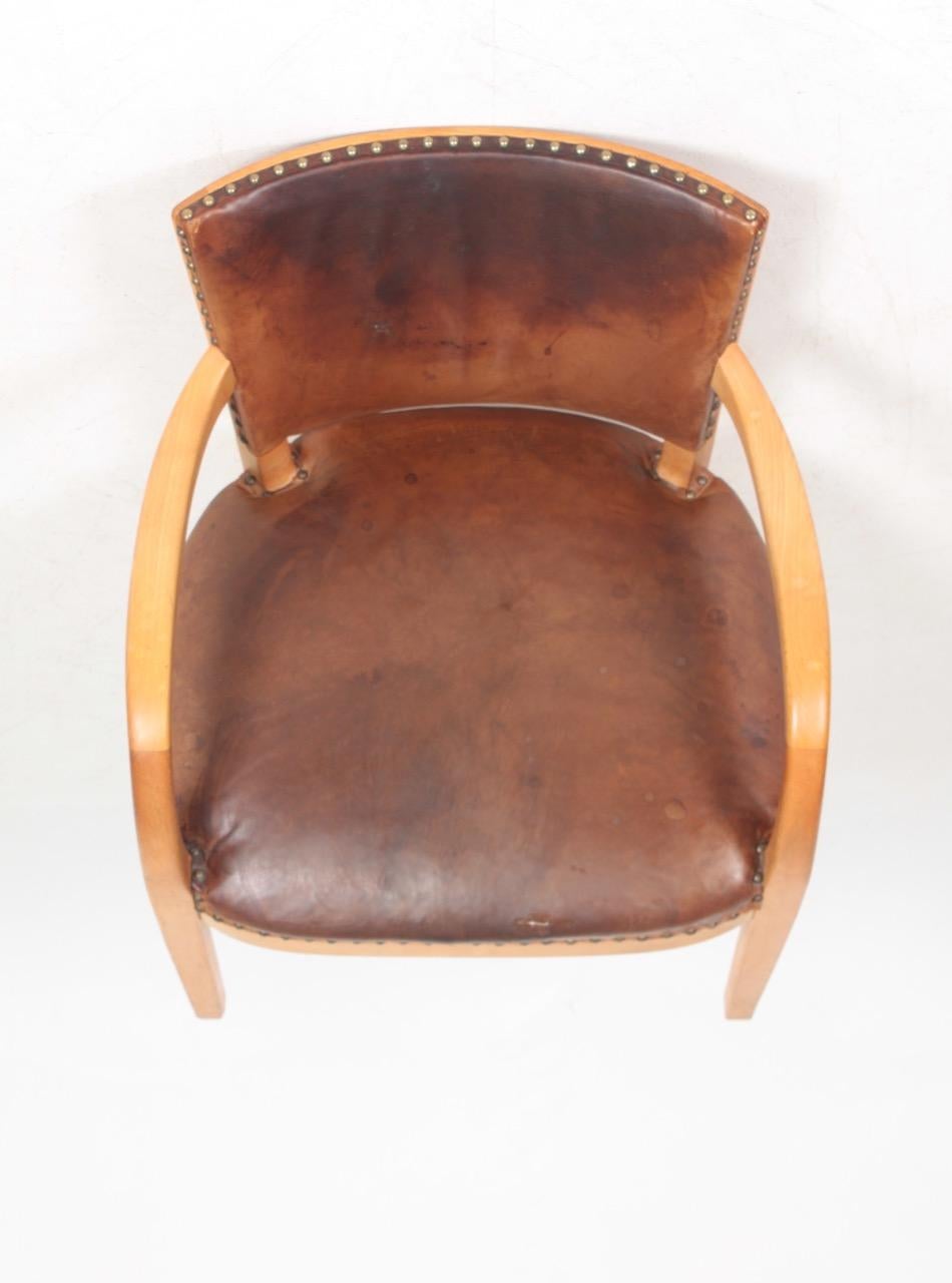 Midcentury Armchair in Patinated Leather by Fritz Hansen, Danish Design, 1940s 3
