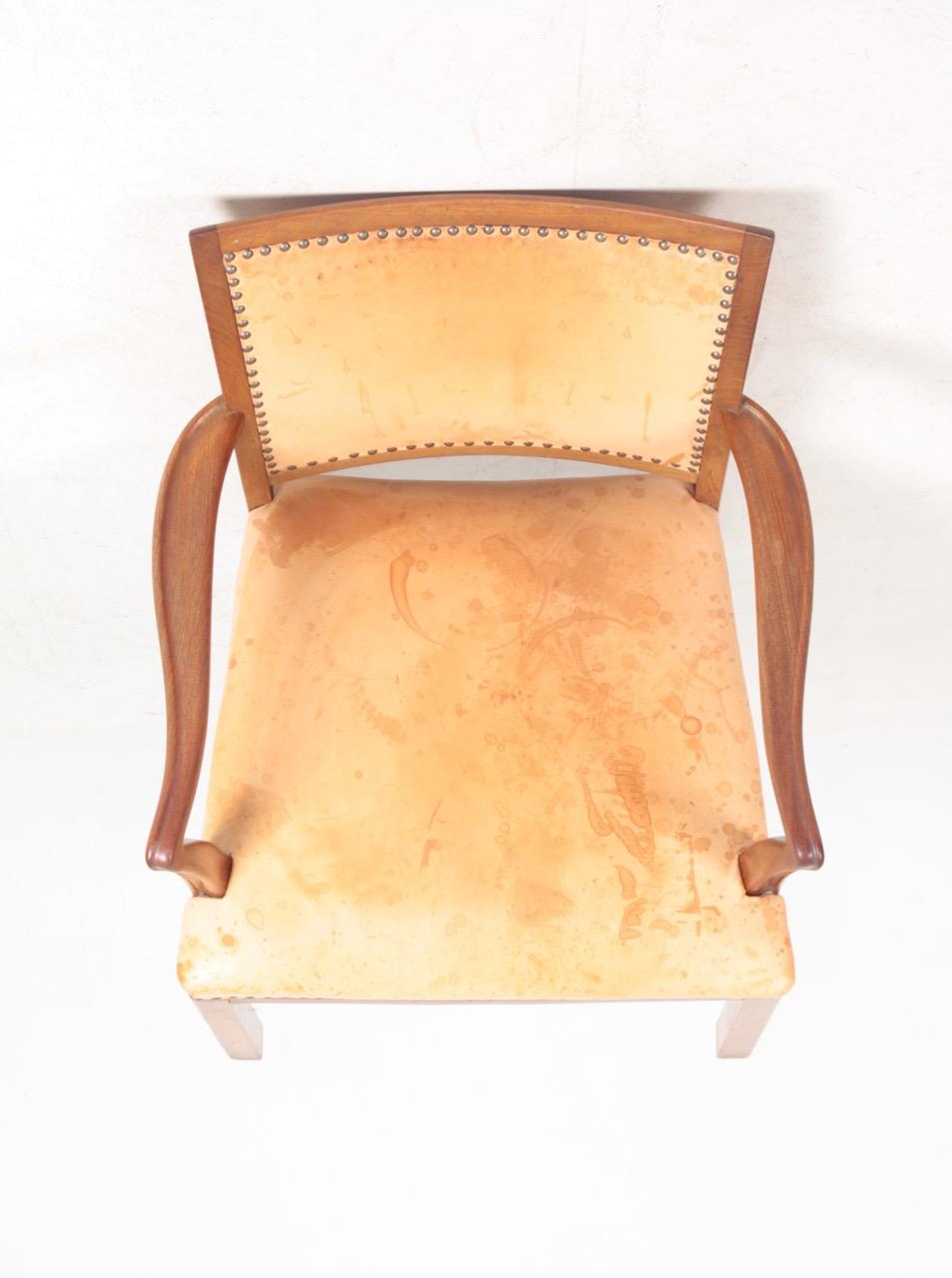 Midcentury Armchair in Patinated Leather, Danish Design, 1950s For Sale 4