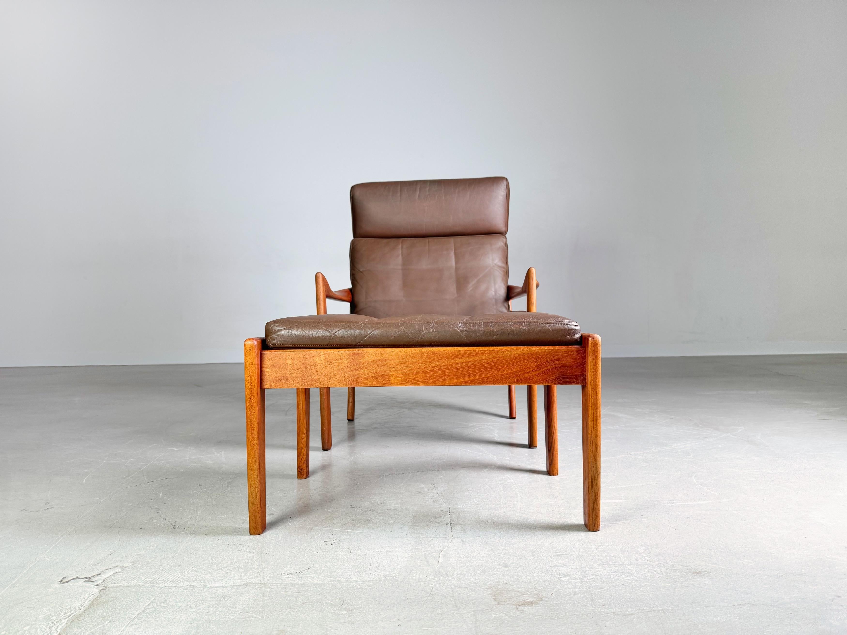 Midcentury Sessel Niels Eilersen Illum Wikkelsø Hochlehner Ottomane (Geölt) im Angebot