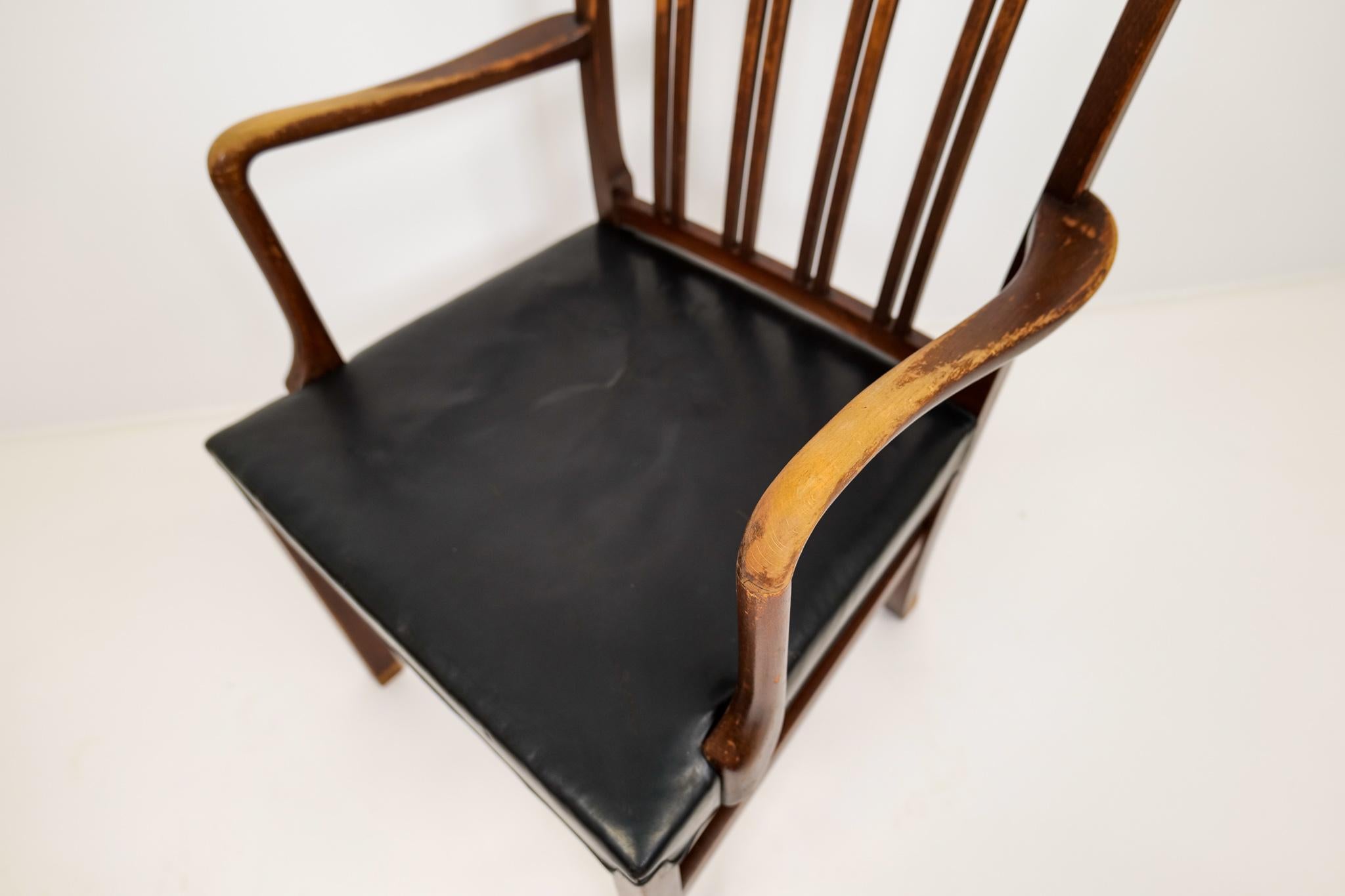 Midcentury Armchair Ole Wanscher for Fritz Hansen, Stained Beech and Leather  For Sale 7