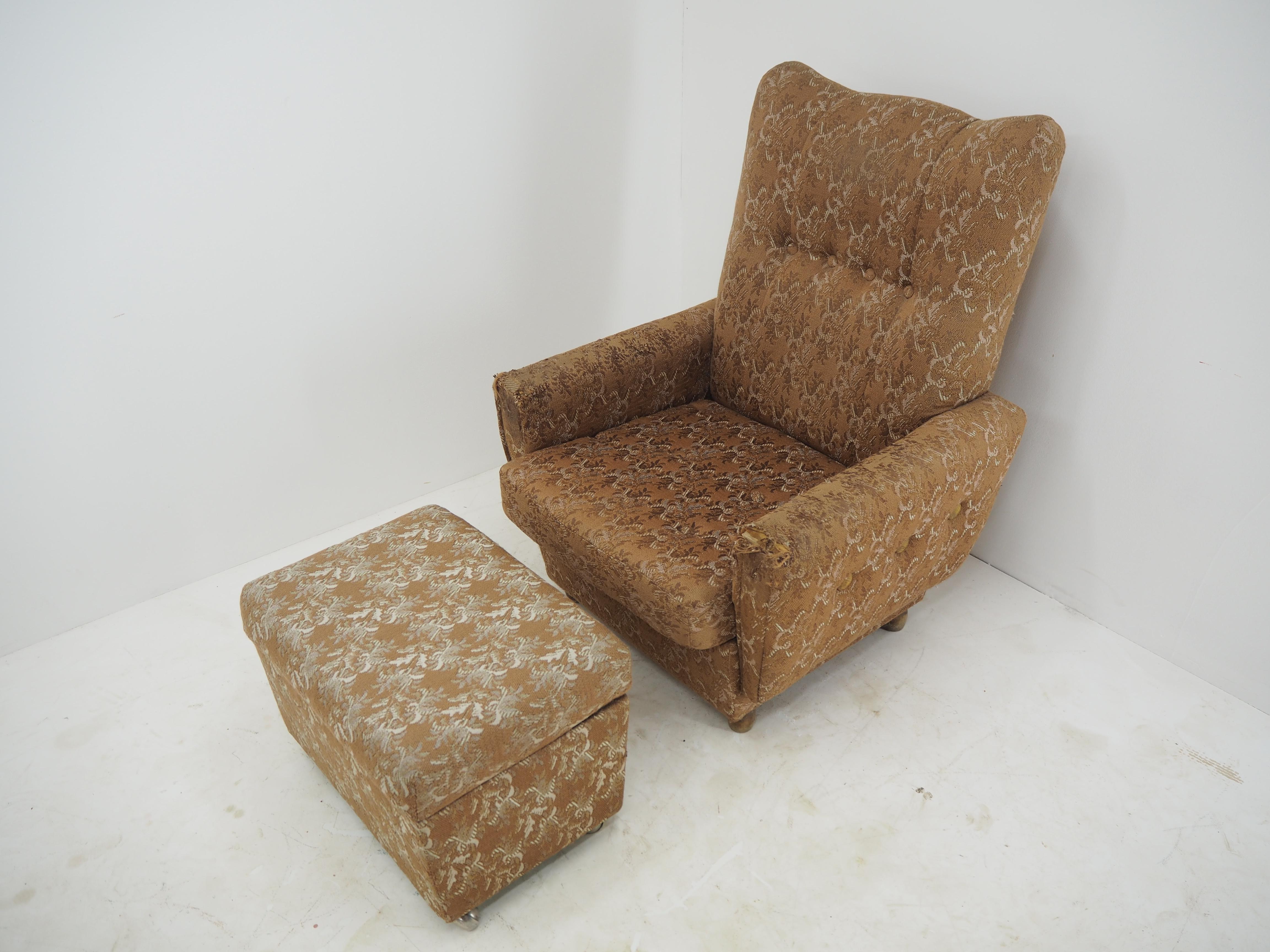 Fauteuil du milieu du siècle avec pouf et repose-pieds, années 1960 en vente 5