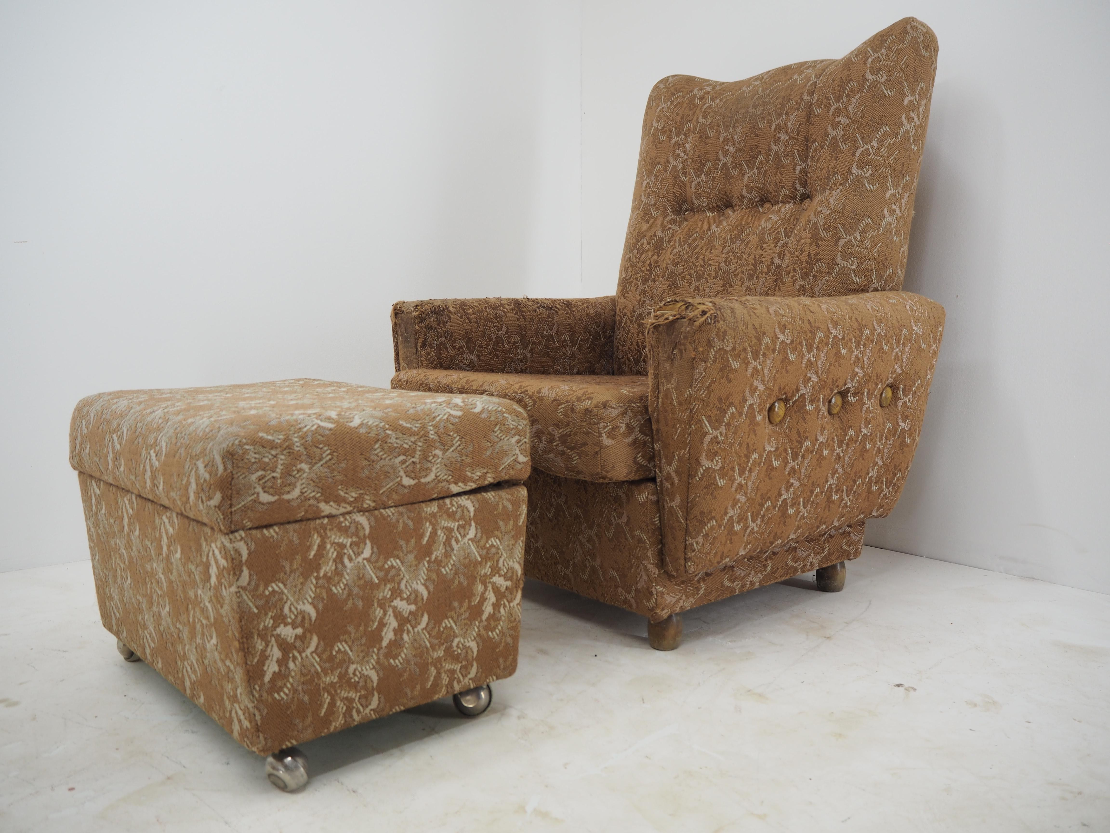 Sessel mit Fußhocker aus der Mitte des Jahrhunderts, 1960er Jahre im Angebot 4