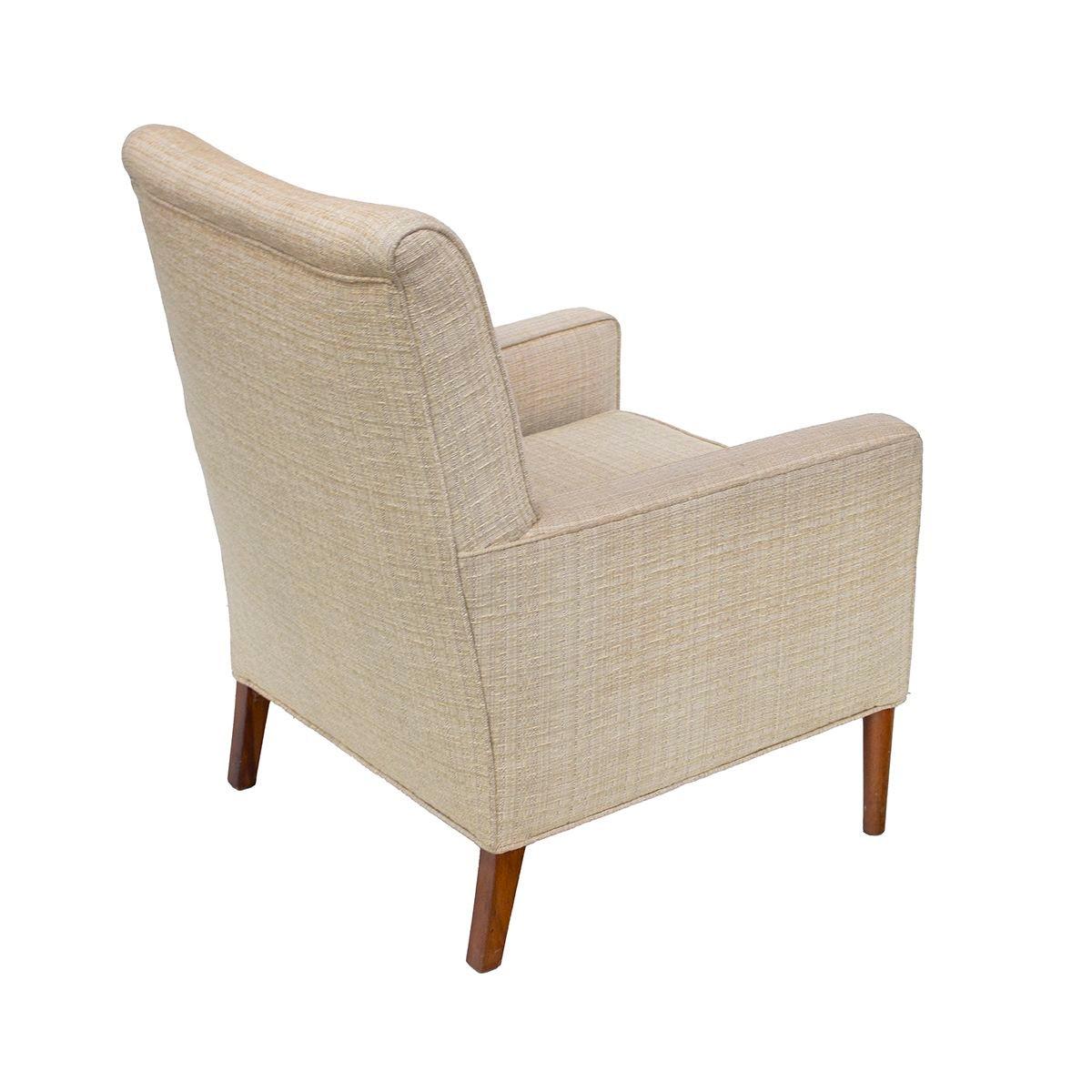 Midcentury Armchair with nice Moderate Scale In Fair Condition For Sale In Grand Rapids, MI