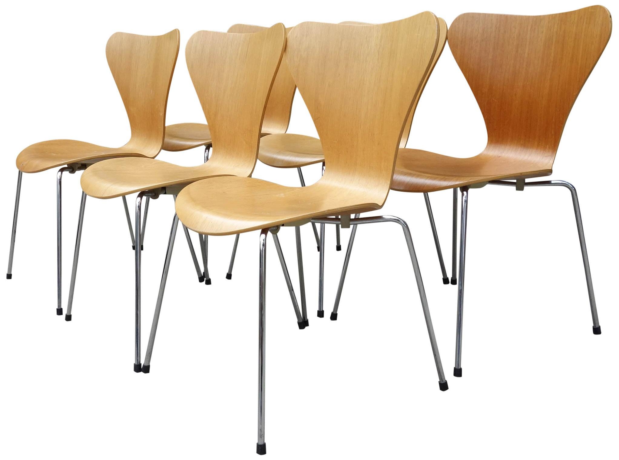 Danish Midcentury Arne Jacobsen Series 7 Chairs