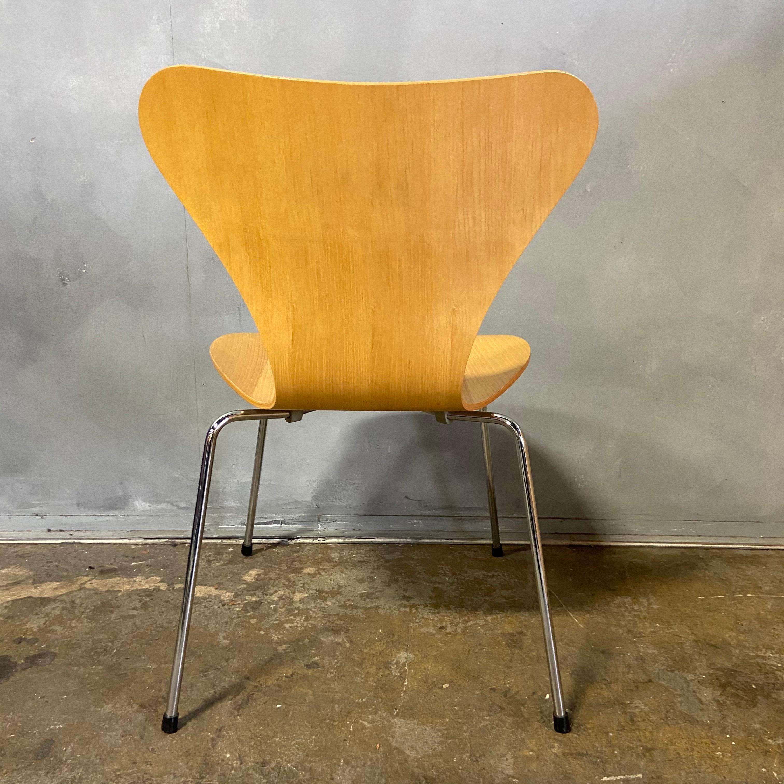 20th Century Midcentury Arne Jacobsen Series 7 Chairs For Sale