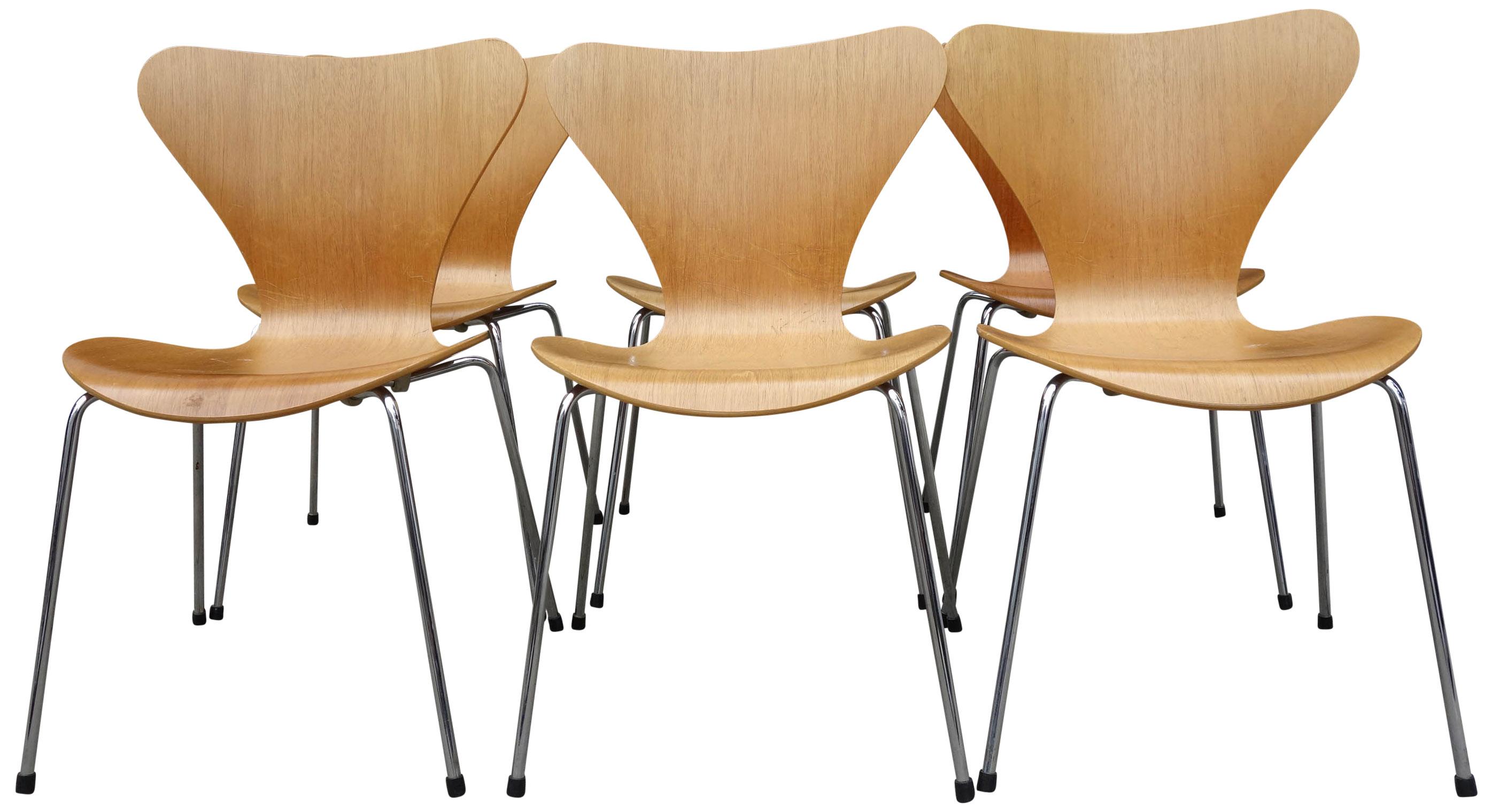 20th Century Midcentury Arne Jacobsen Series 7 Chairs
