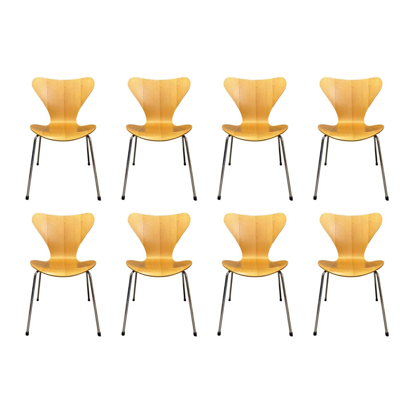 Midcentury Arne Jacobsen Series 7 Chairs For Sale