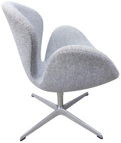 Midcentury Arne Jacobsen Swan Chair for Fritz Hansen