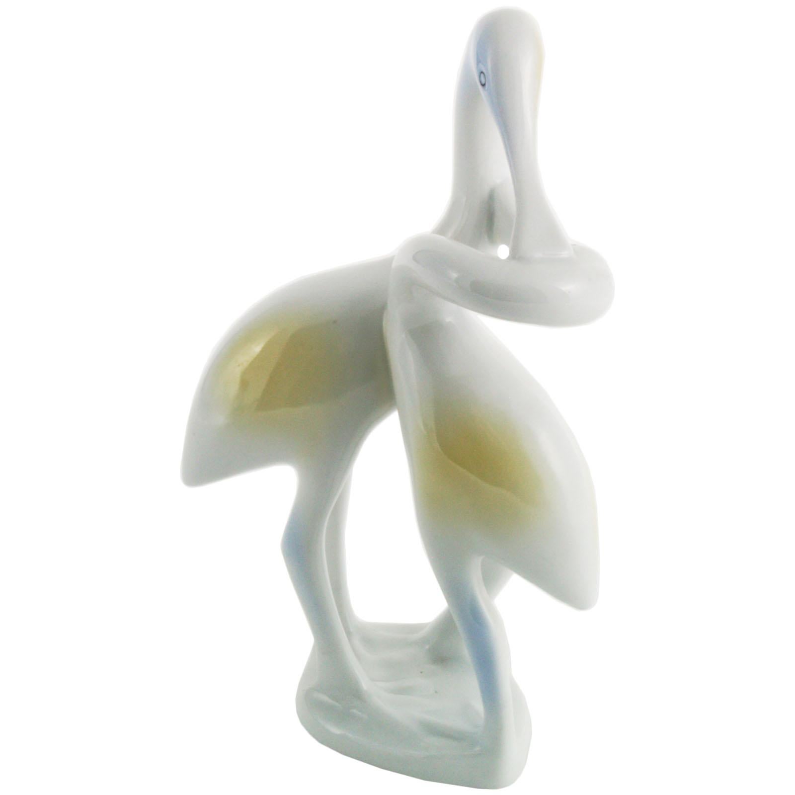  Art Deco Hungarian Porcelain Statuette Swans Couple by Holloaza  In Good Condition For Sale In Vigonza, Padua