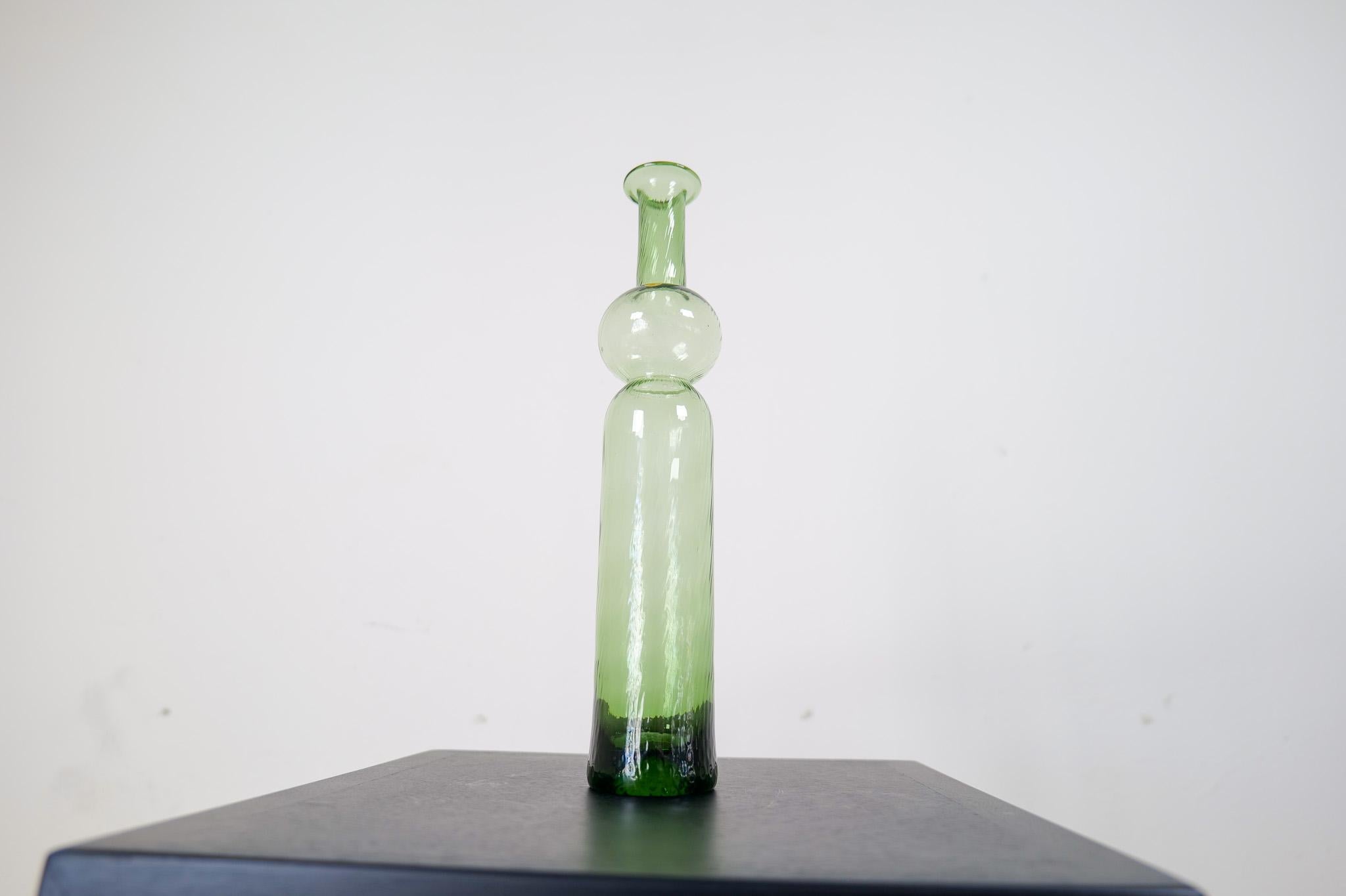 Midcentury Modern Glass Bottle Neptuna Nanny Still for Riihimäen Lasi, Finland In Good Condition For Sale In Hillringsberg, SE
