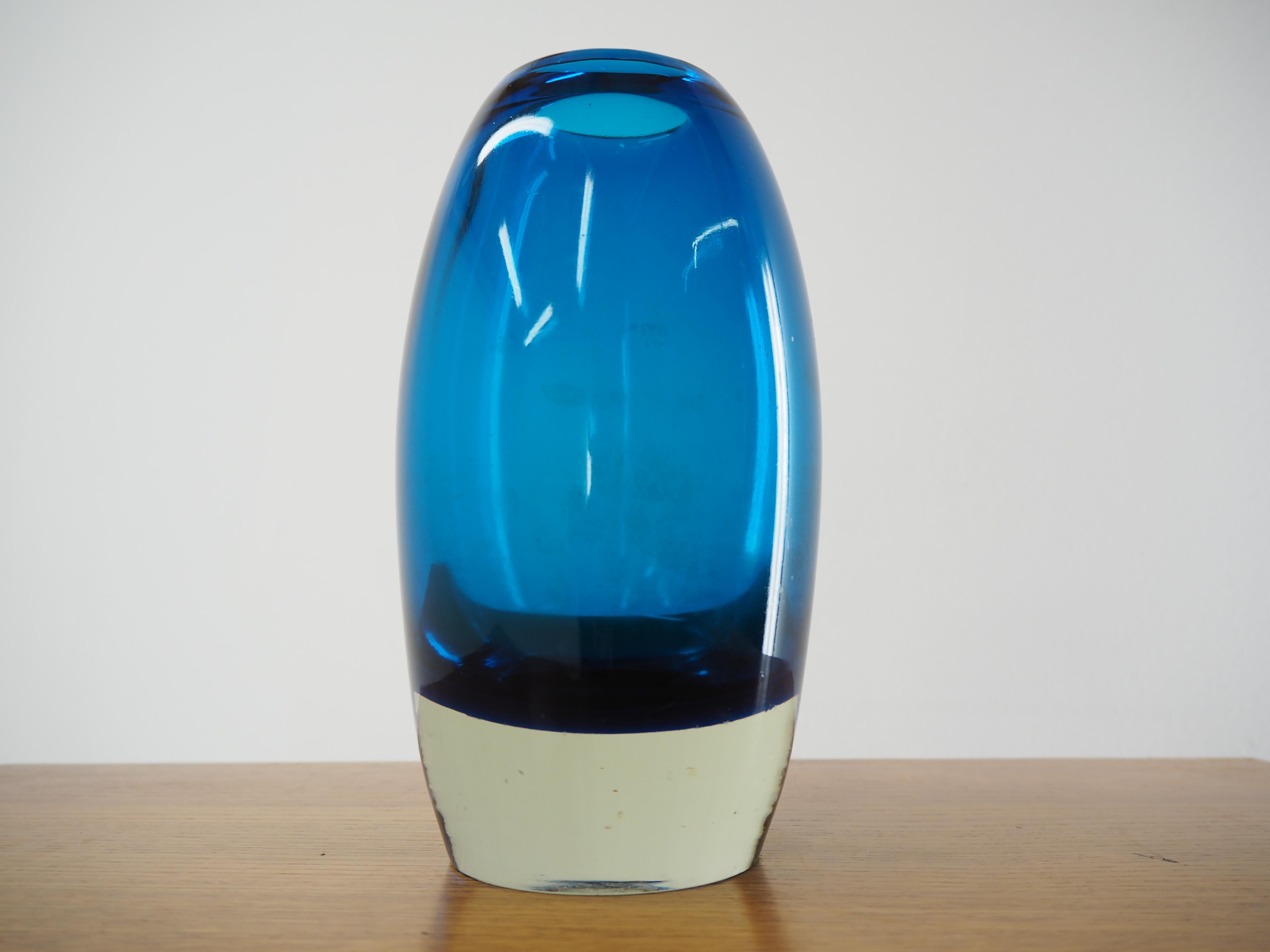 Midcentury art glass vase, Czechoslovakia, 1960s. In original condition.
