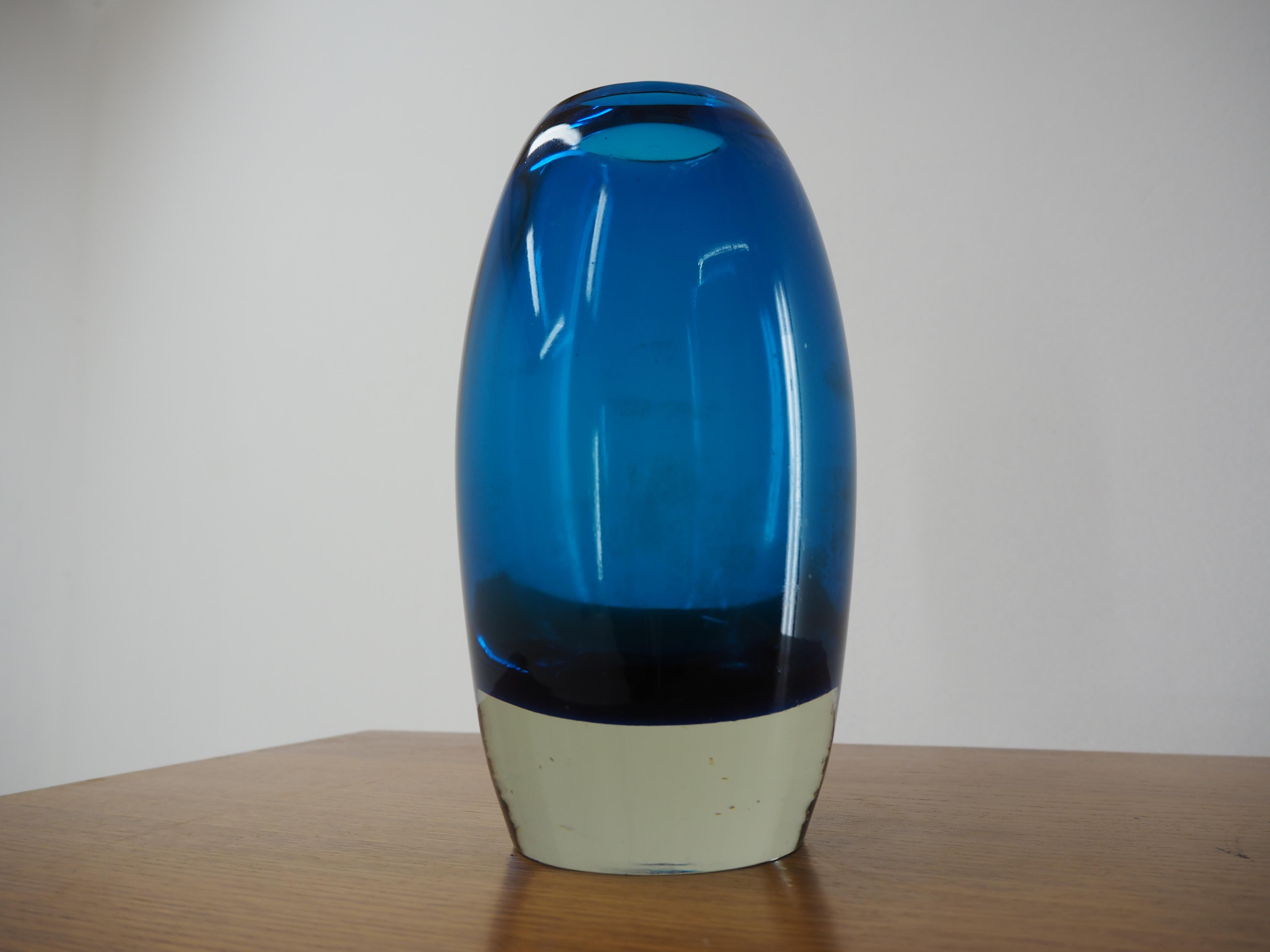 Midcentury Art Glass Vase, Czechoslovakia, 1960s 2