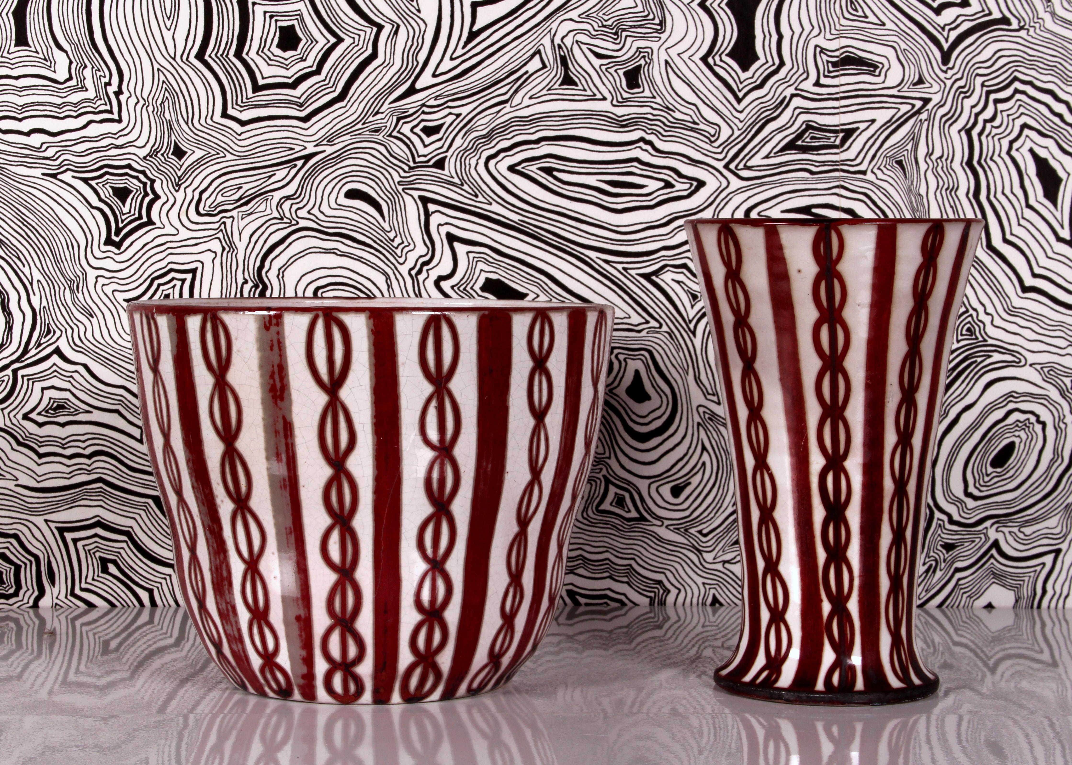 L'artista di Landshut Peter Landesberger
cachepot e vaso coordinato 
1960s 
misure:
cachepot: altezza :  18 cm ~ Ø 22 cm ~ peso: 1422 grammi
vaso: altezza:  22 cm ~ Ø 14 cm ~ peso: 842 grammi

 Segno del pennello LP 

Landshut, una città della
