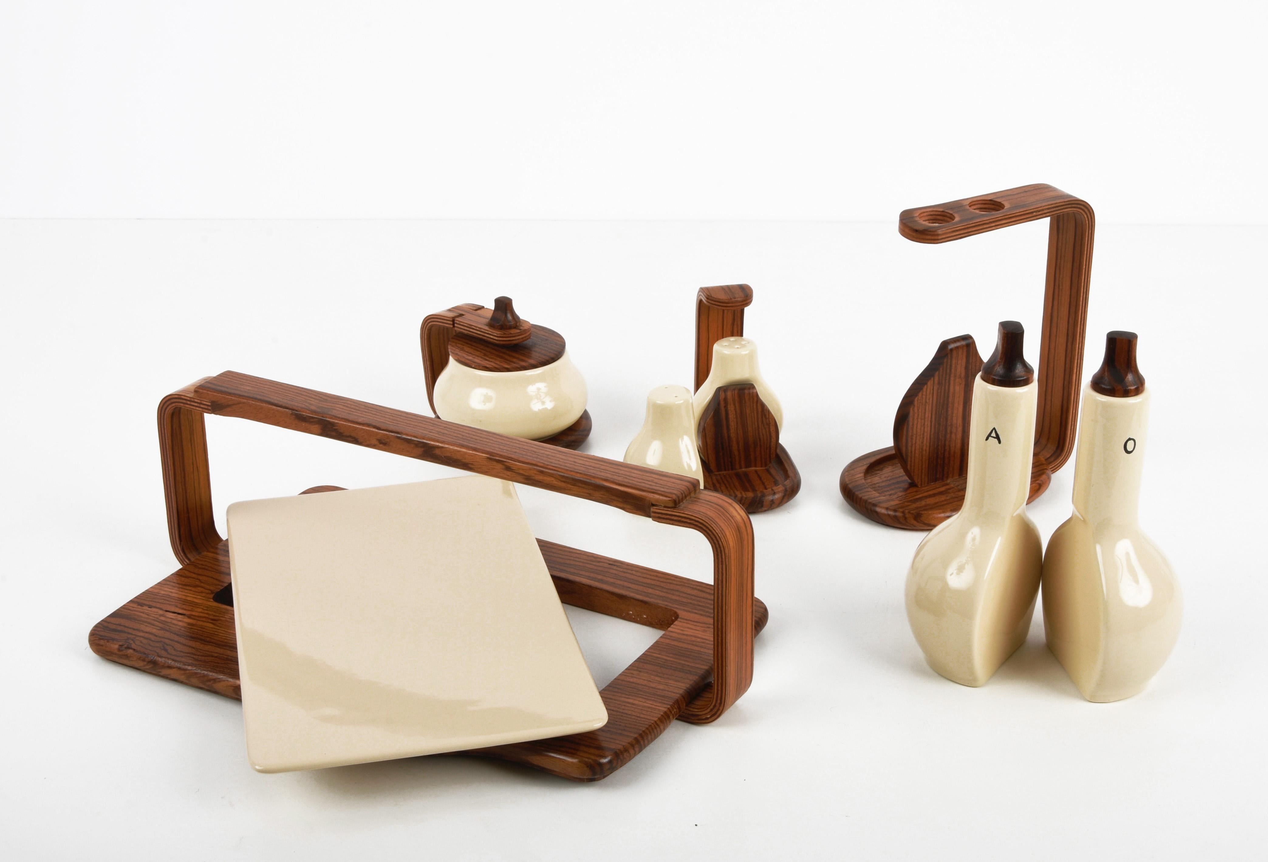 italien Table de service Artek en céramique ivoire et teck du milieu du siècle dernier dans le style Alvar Aalto, années 1970