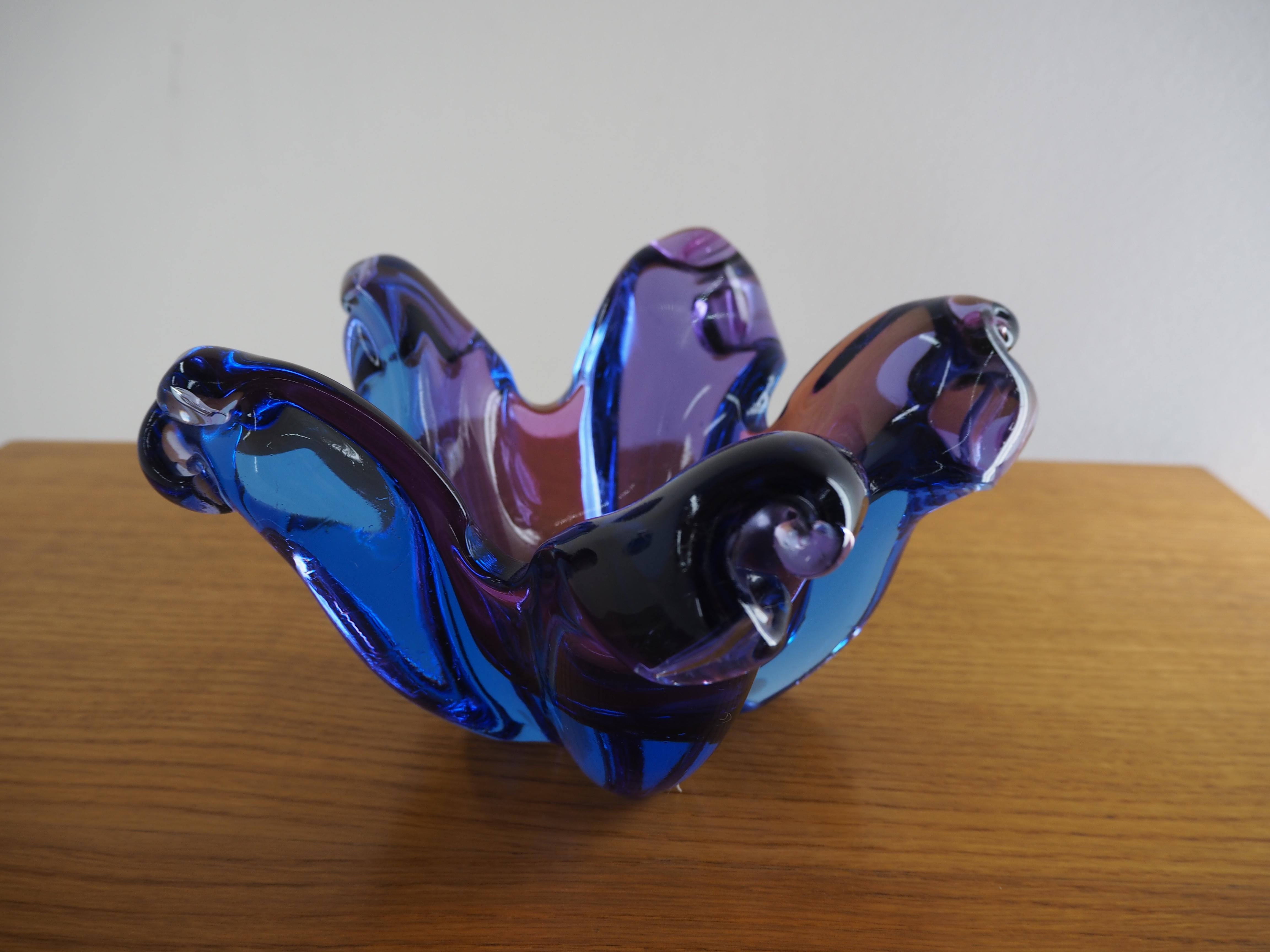Midcentury Artglass Bowl, from Czechoslovakia, 1950s 5