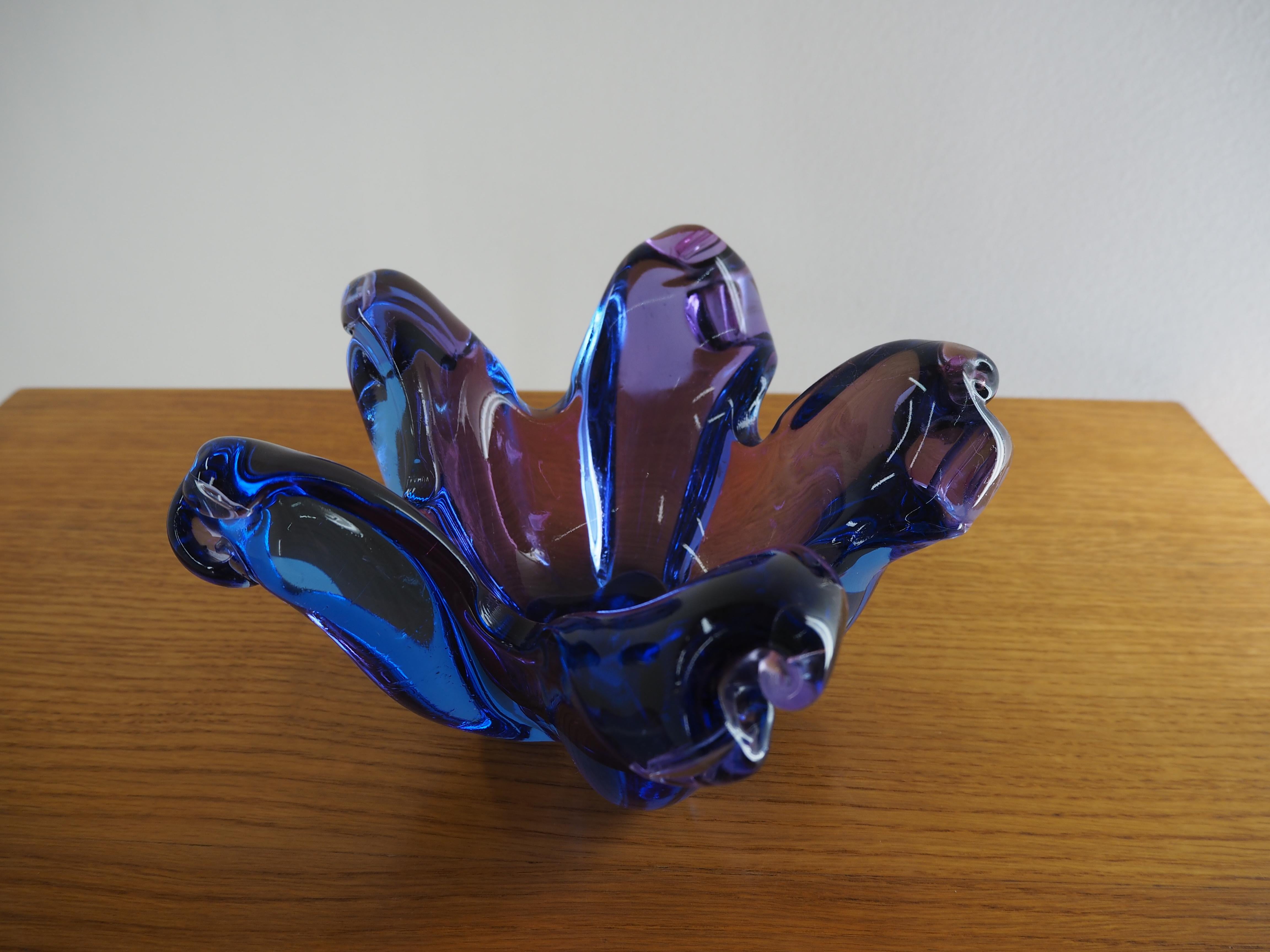 Midcentury Artglass Bowl, from Czechoslovakia, 1950s 4