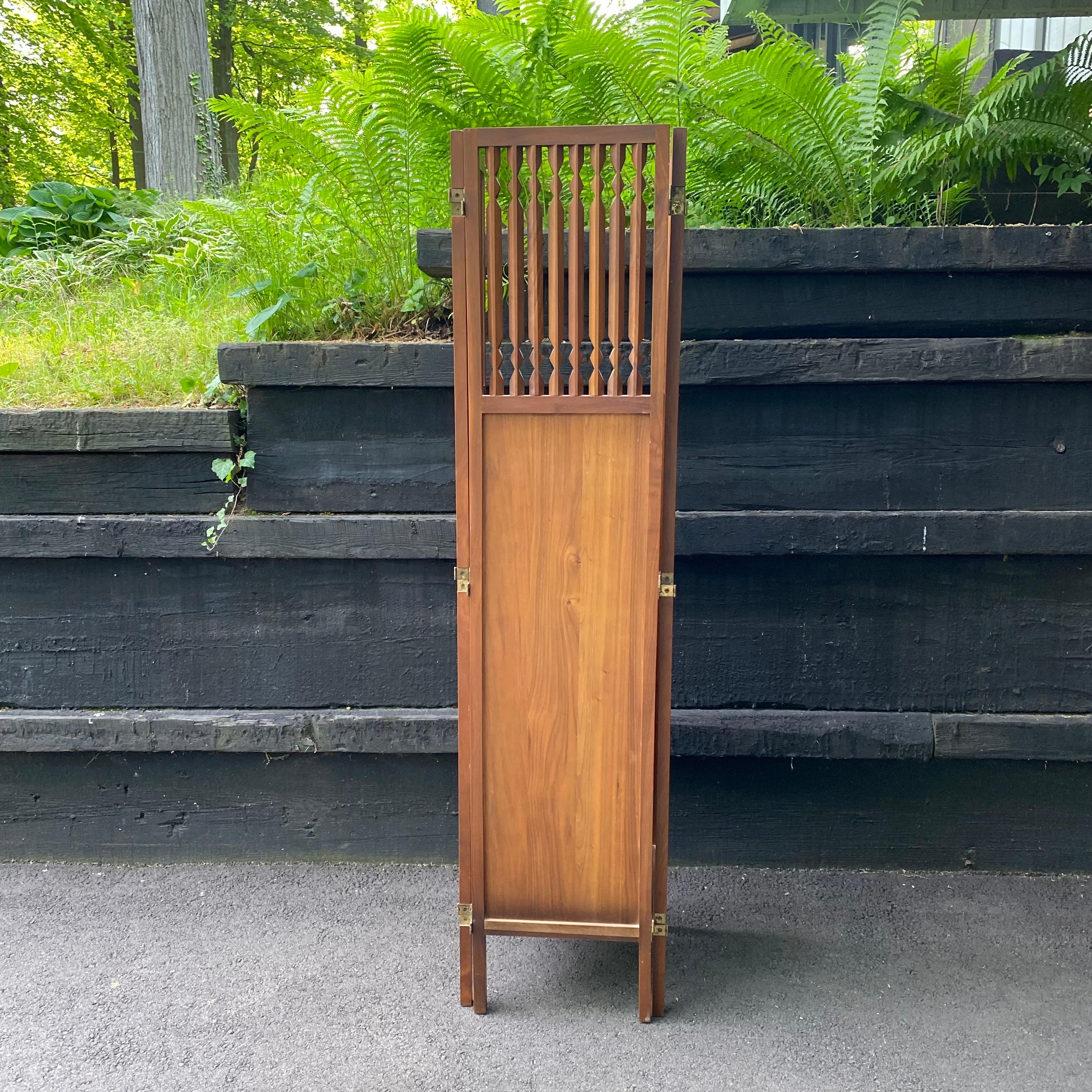 American Midcentury Arthur Umanoff Washington Woodcraft 1964 Walnut Room Divider Screen