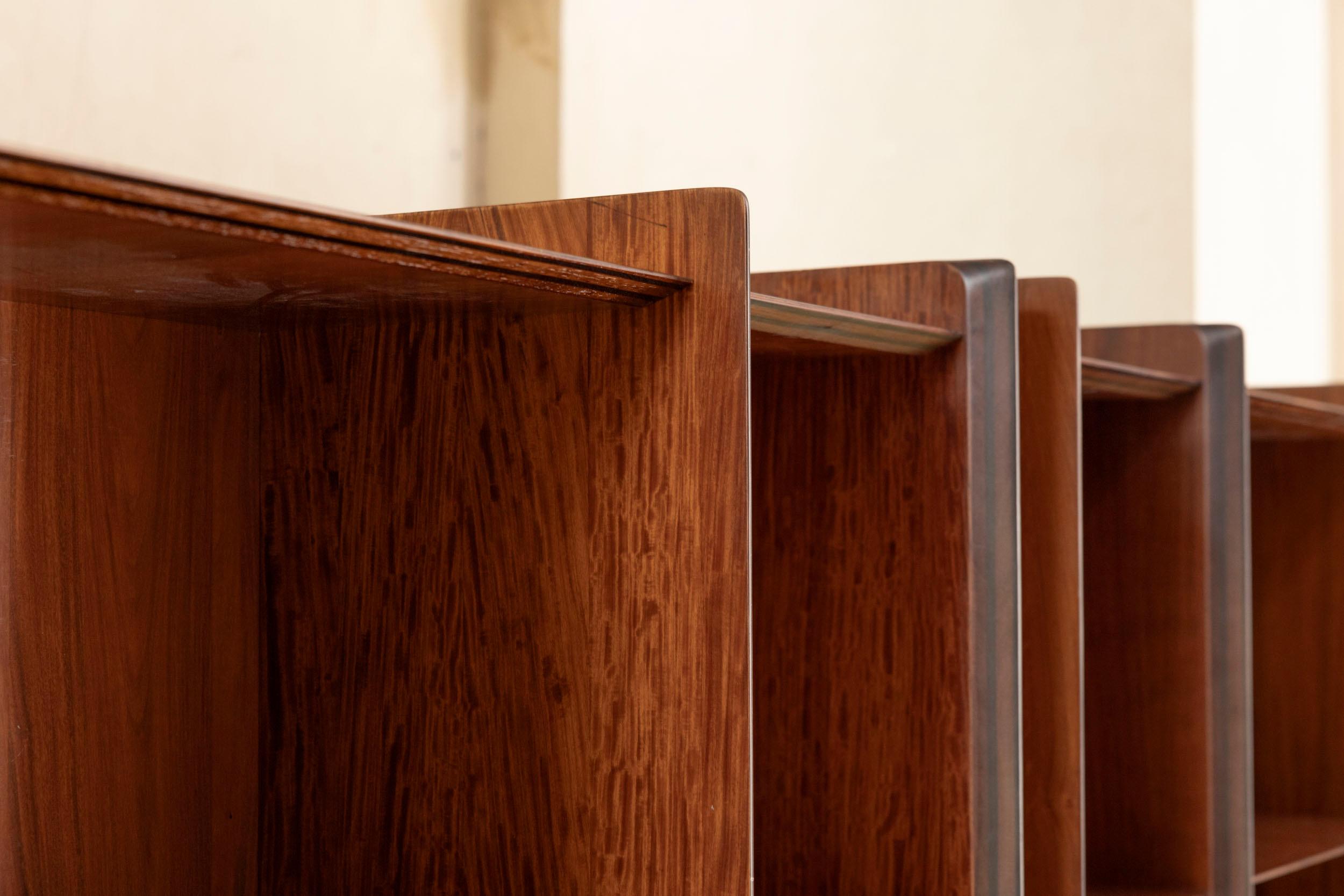 Midcentury  Bibliothèque en bois et cuir d'Afra et Tobia Scarpa pour Maxalto en vente 3