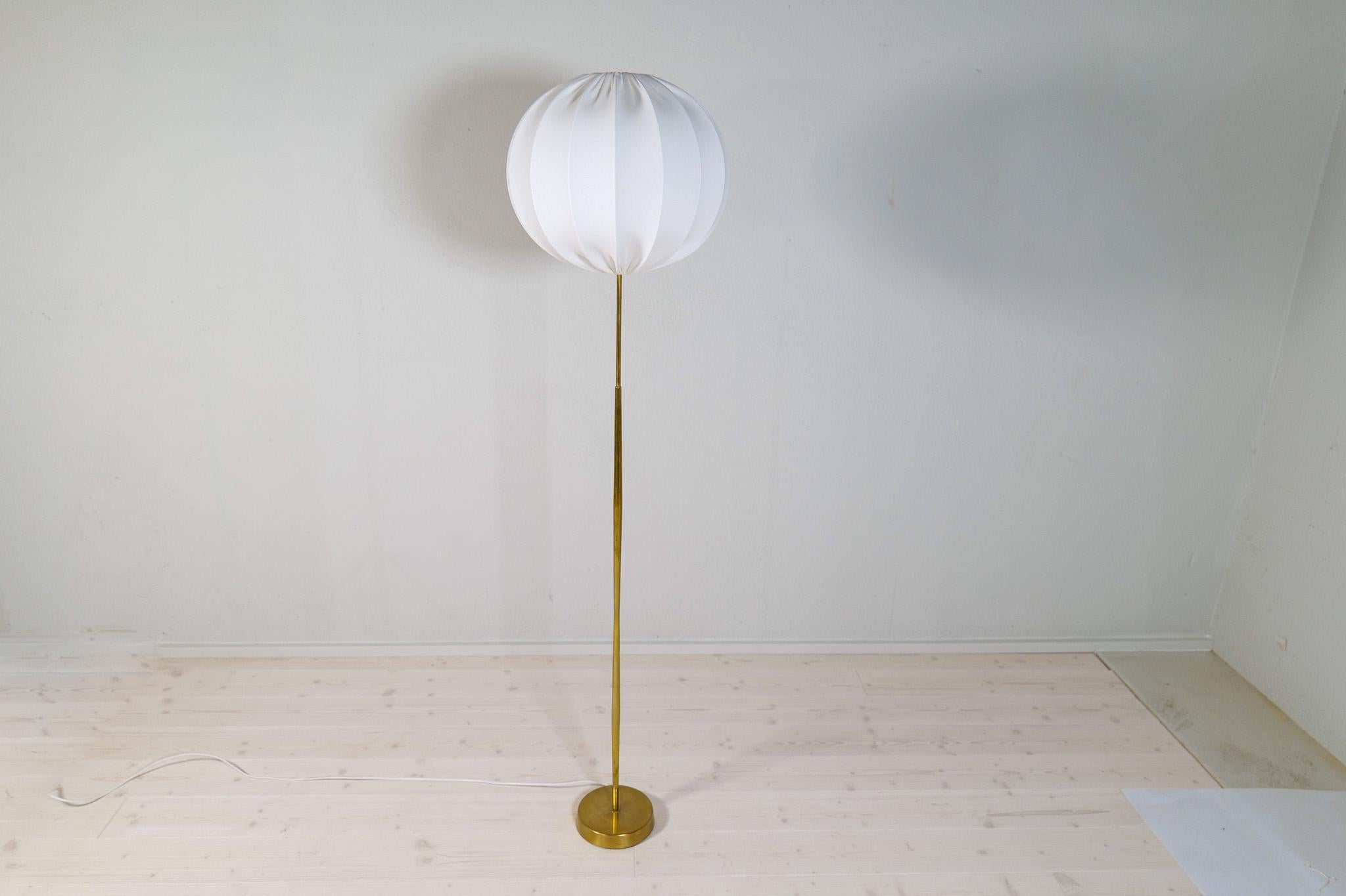 Mid-20th Century Midcentury Modern ASEA Brass Floor Lamp with Round Cotton Shade, Sweden, 1960s For Sale