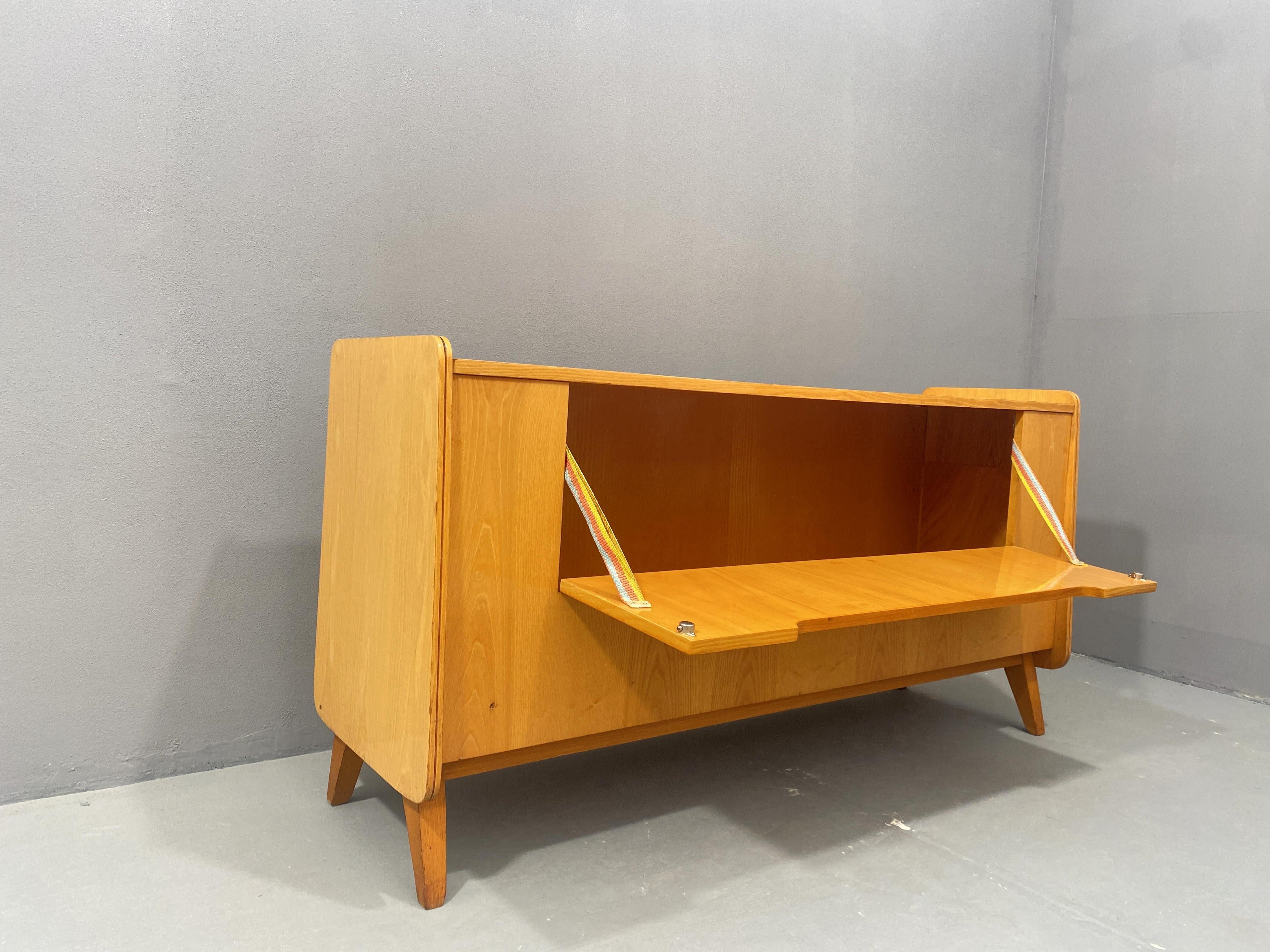 Midcentury ash wood dresser by F.Jirák for Tatra, 1960´s, Czechoslovakia For Sale 8