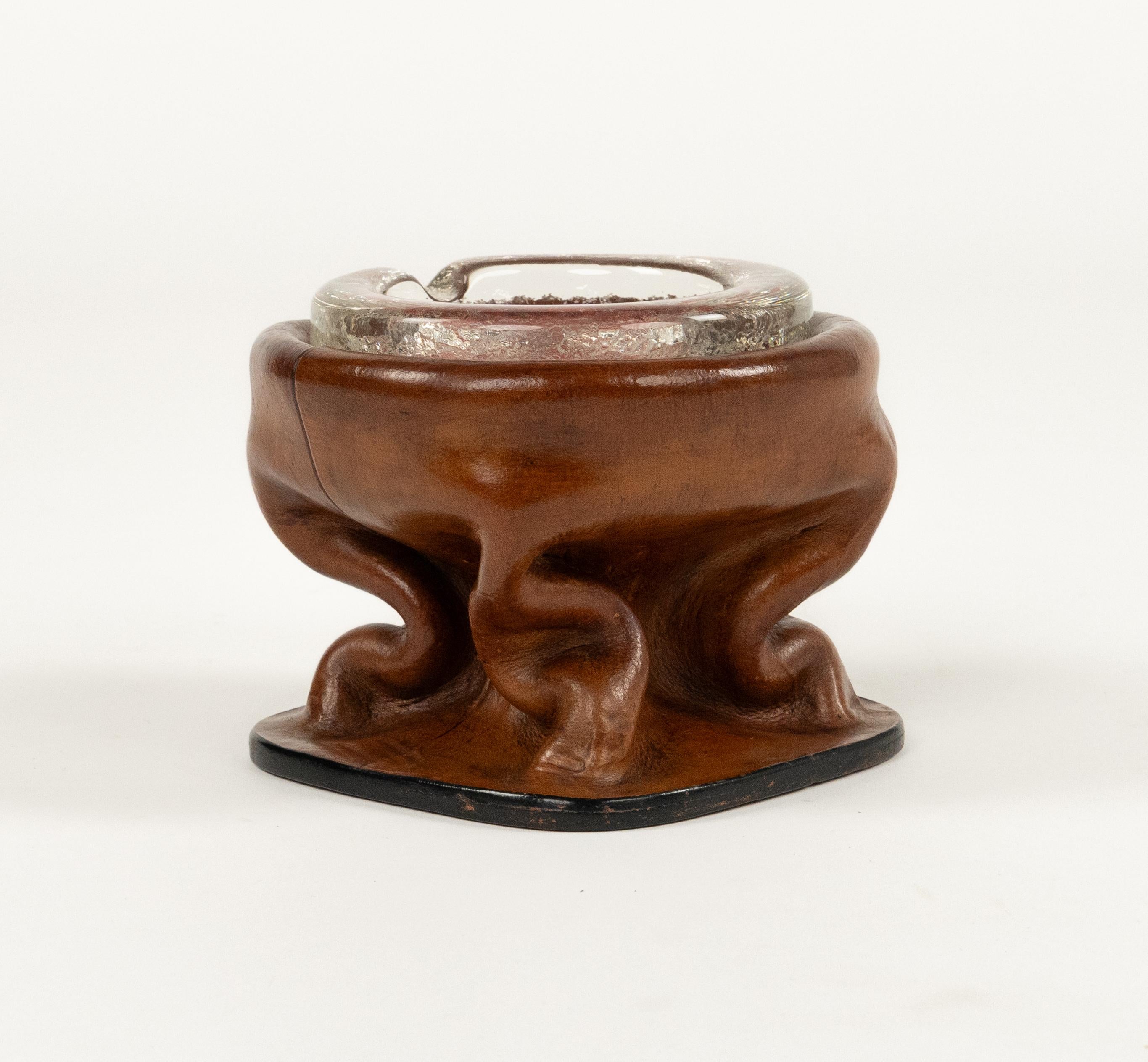 Midcentury Ashtray in Curved Leather and Glass Jacques Adnet Style, Italy 1970 For Sale 5