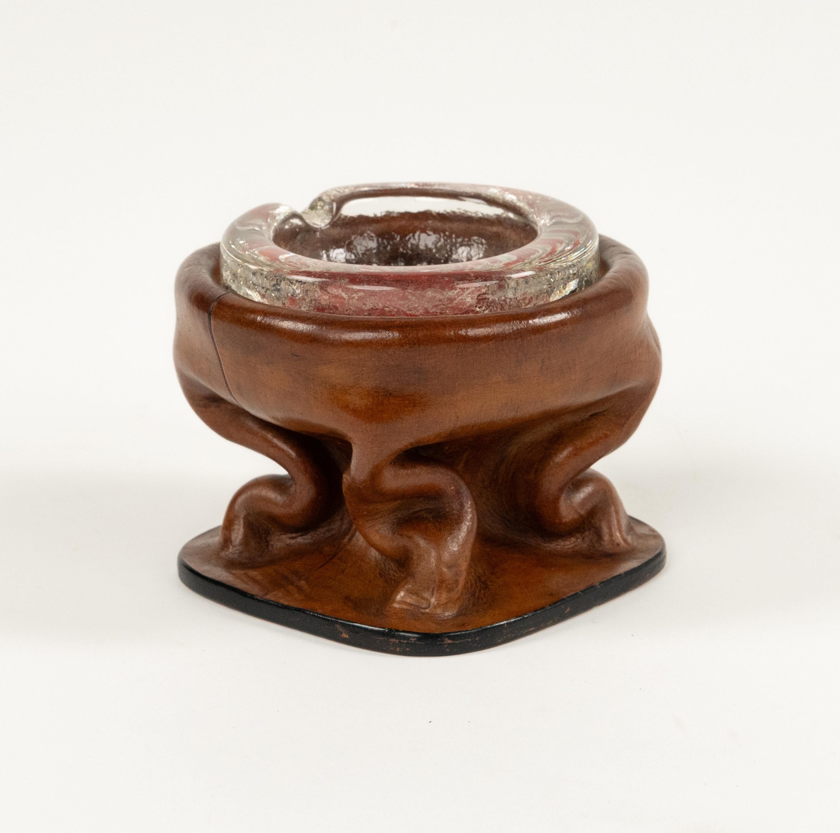 Midcentury Ashtray in Curved Leather and Glass Jacques Adnet Style, Italy 1970 For Sale 6