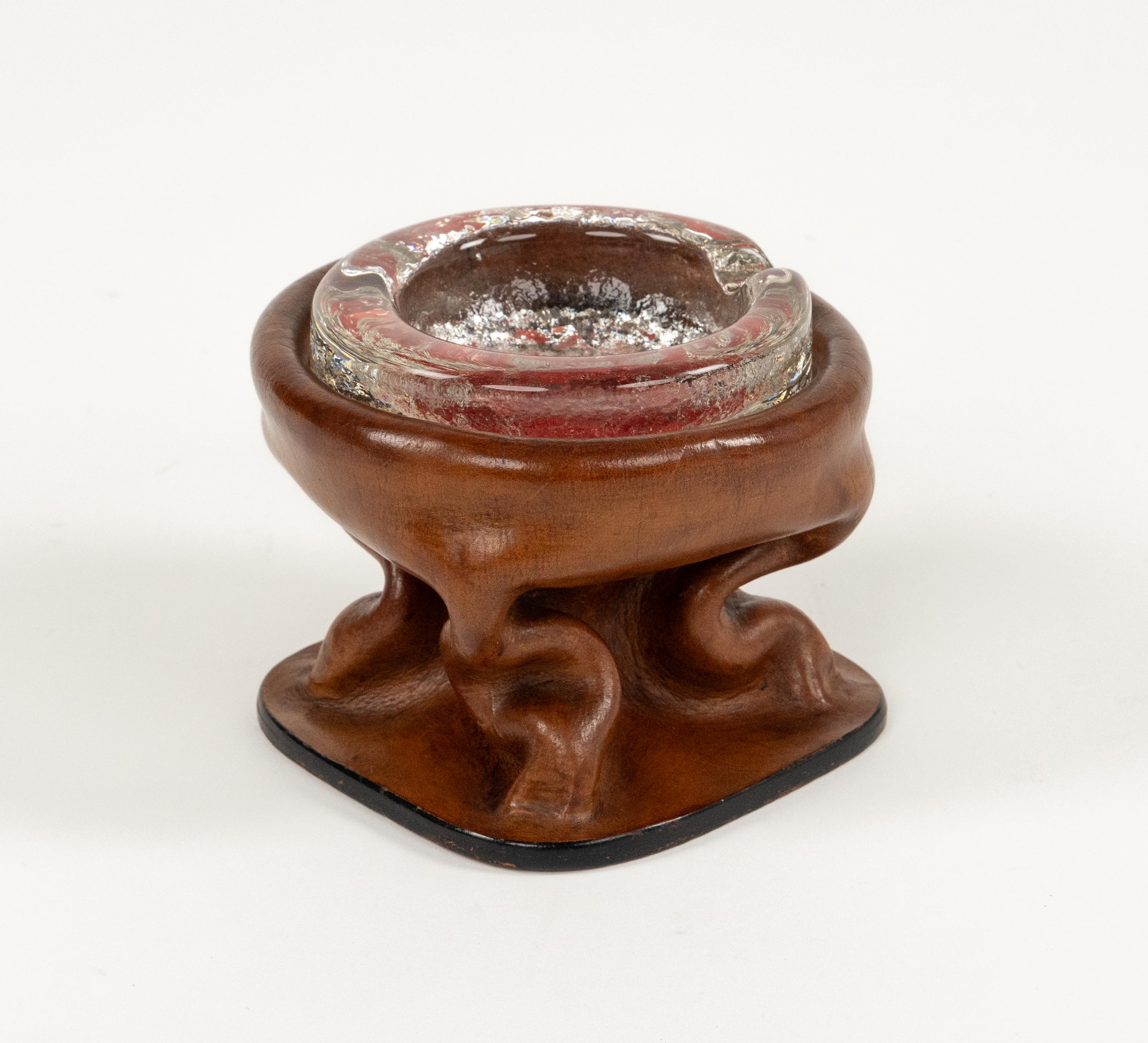 Midcentury Ashtray in Curved Leather and Glass Jacques Adnet Style, Italy 1970 For Sale 1