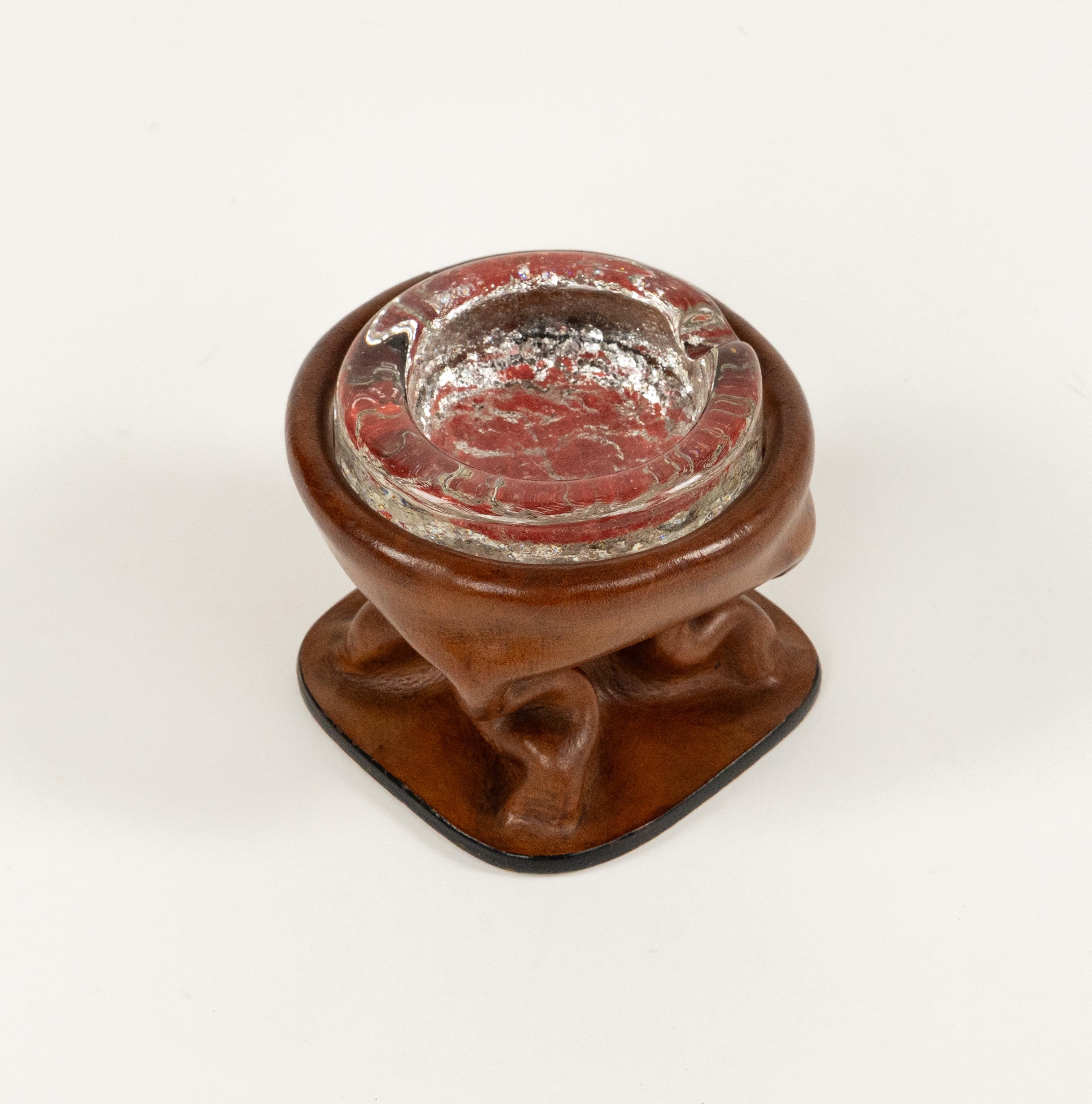 Midcentury Ashtray in Curved Leather and Glass Jacques Adnet Style, Italy 1970 For Sale 2