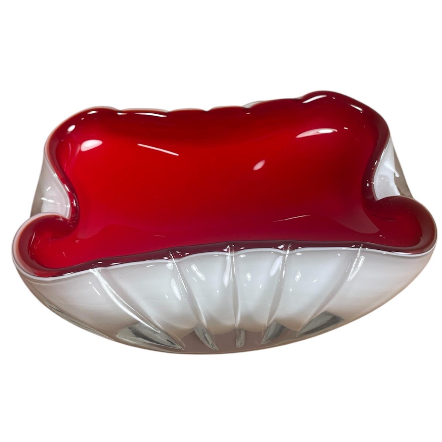 Mid-Century moderno Posacenere Midcentury in vetro di Murano in vendita