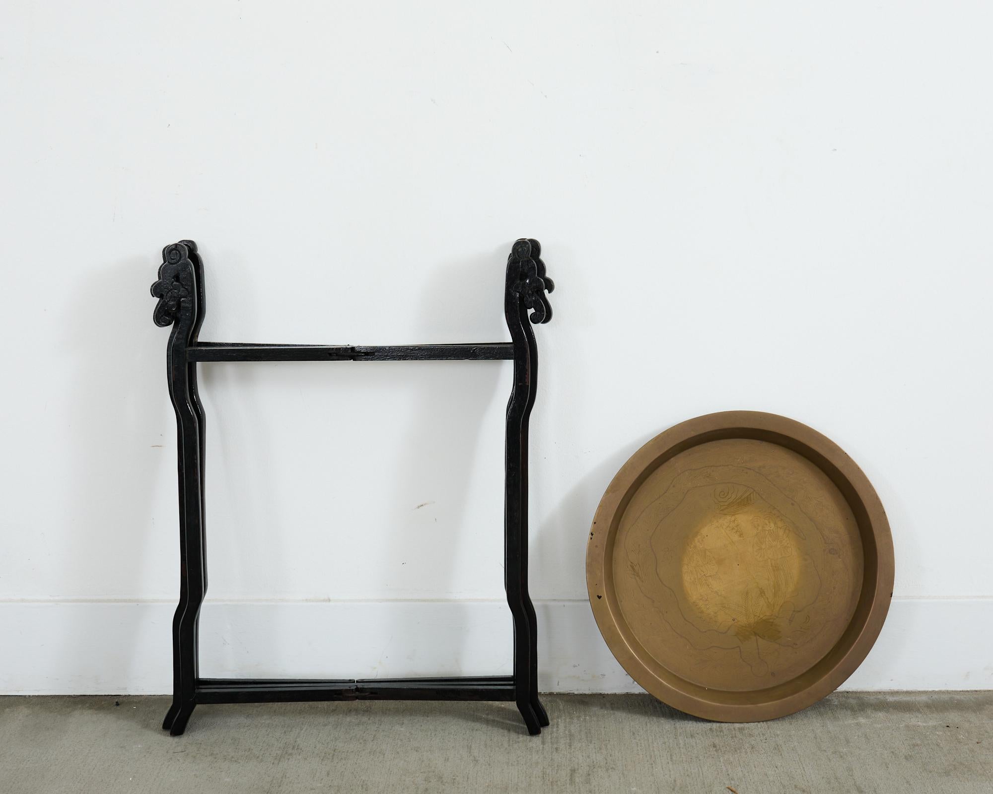 Bandeja asiática de latón de mediados de siglo Mesa para bebidas Soporte plegable hexagonal en venta 8