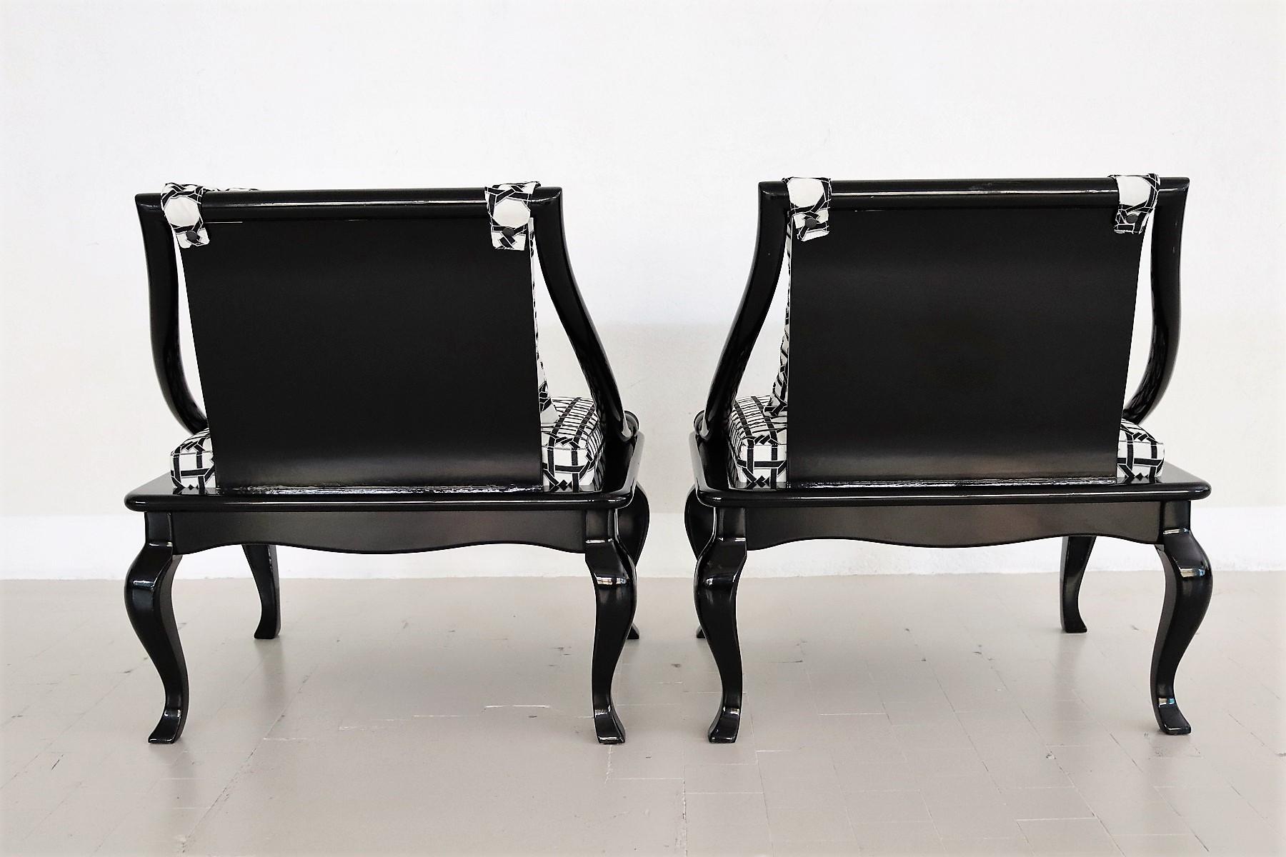 Midcentury Asian Side Chairs in Black Lacquer Wood and New Upholstery, 1970s For Sale 2