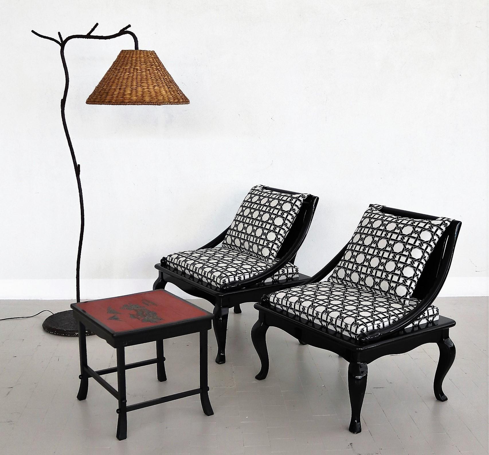 Midcentury Asian Side Chairs in Black Lacquer Wood and New Upholstery, 1970s For Sale 5