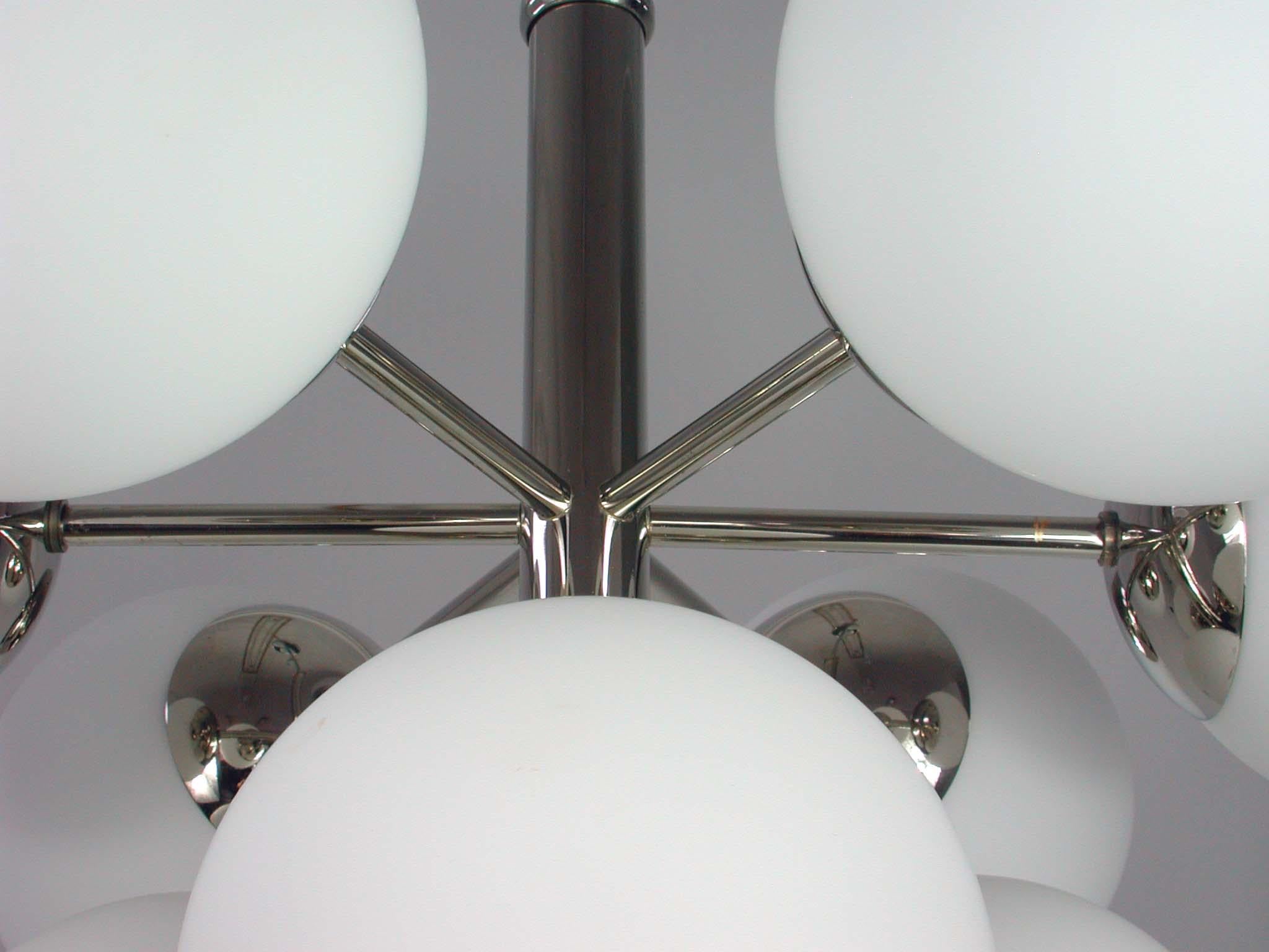 Lustre à neuf lumières Atomic Sputnik Space Age chromé du milieu du siècle dernier, années 1960 en vente 4
