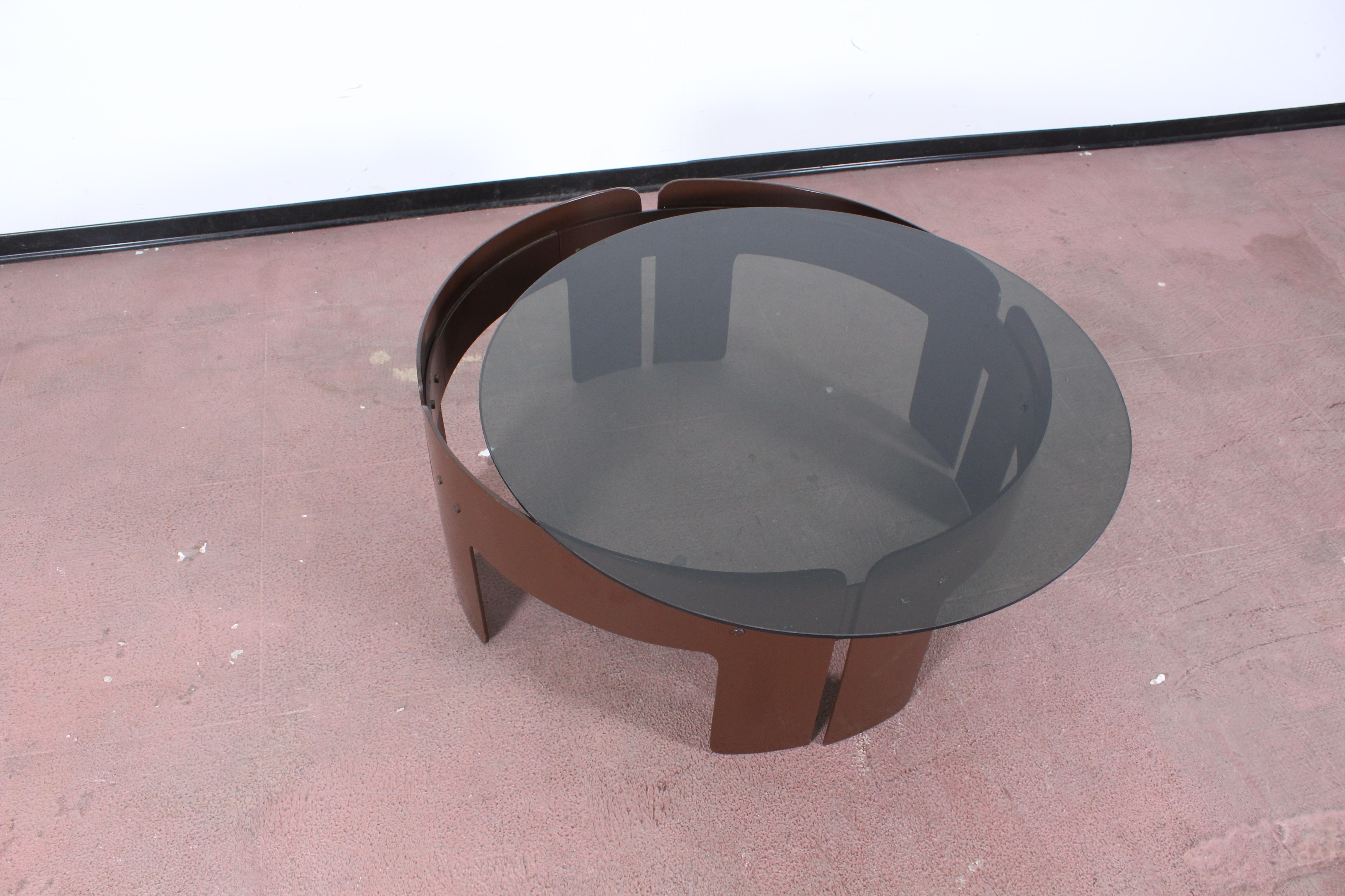 Midcentury Attributed to Salocchi Round Brown Plastic Coffee Table, Italy, 1970s 4