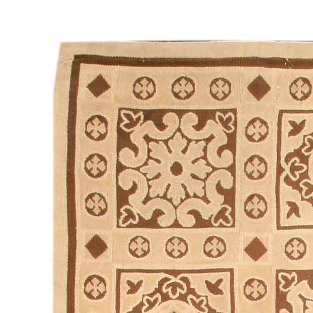 Französischer Aubusson-Teppich aus der Jahrhundertmitte (Handgeknüpft) im Angebot