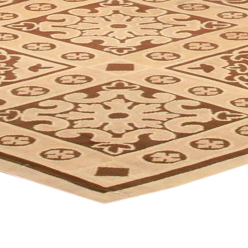 Französischer Aubusson-Teppich aus der Jahrhundertmitte im Zustand „Gut“ im Angebot in New York, NY