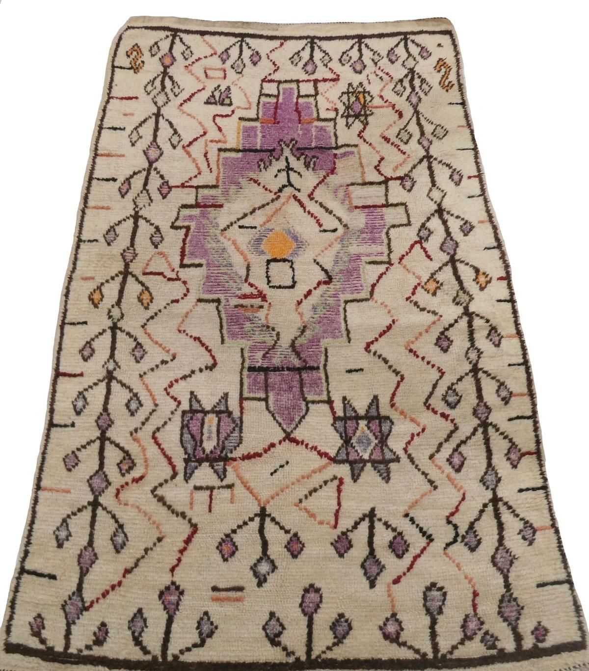 Midcentury Azilal Teppich 4' x 7' (Handgeknüpft) im Angebot