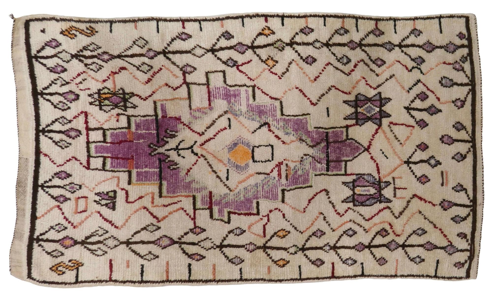 Midcentury Azilal Teppich 4' x 7' (Wolle) im Angebot