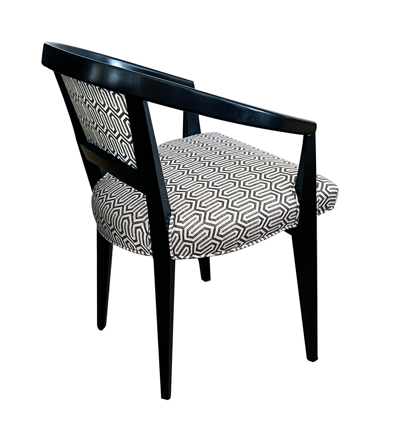 American Midcentury Baker Ebonized & Oak Game Table and Four Barrel-back Chairs For Sale
