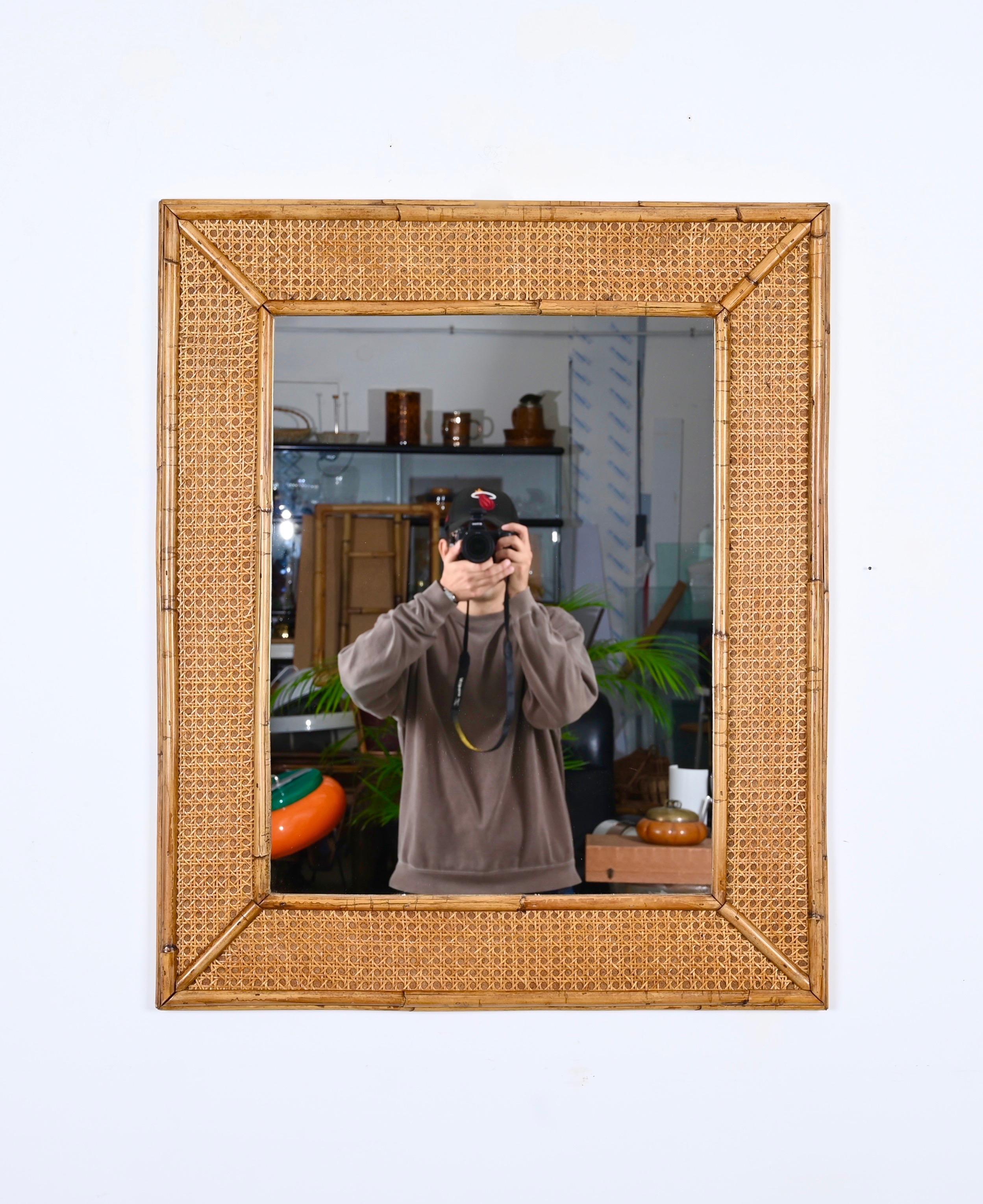 Midcentury Bamboo and Hand-Woven Wicker Rectangular Italian Mirror, 1970s In Good Condition For Sale In Roma, IT
