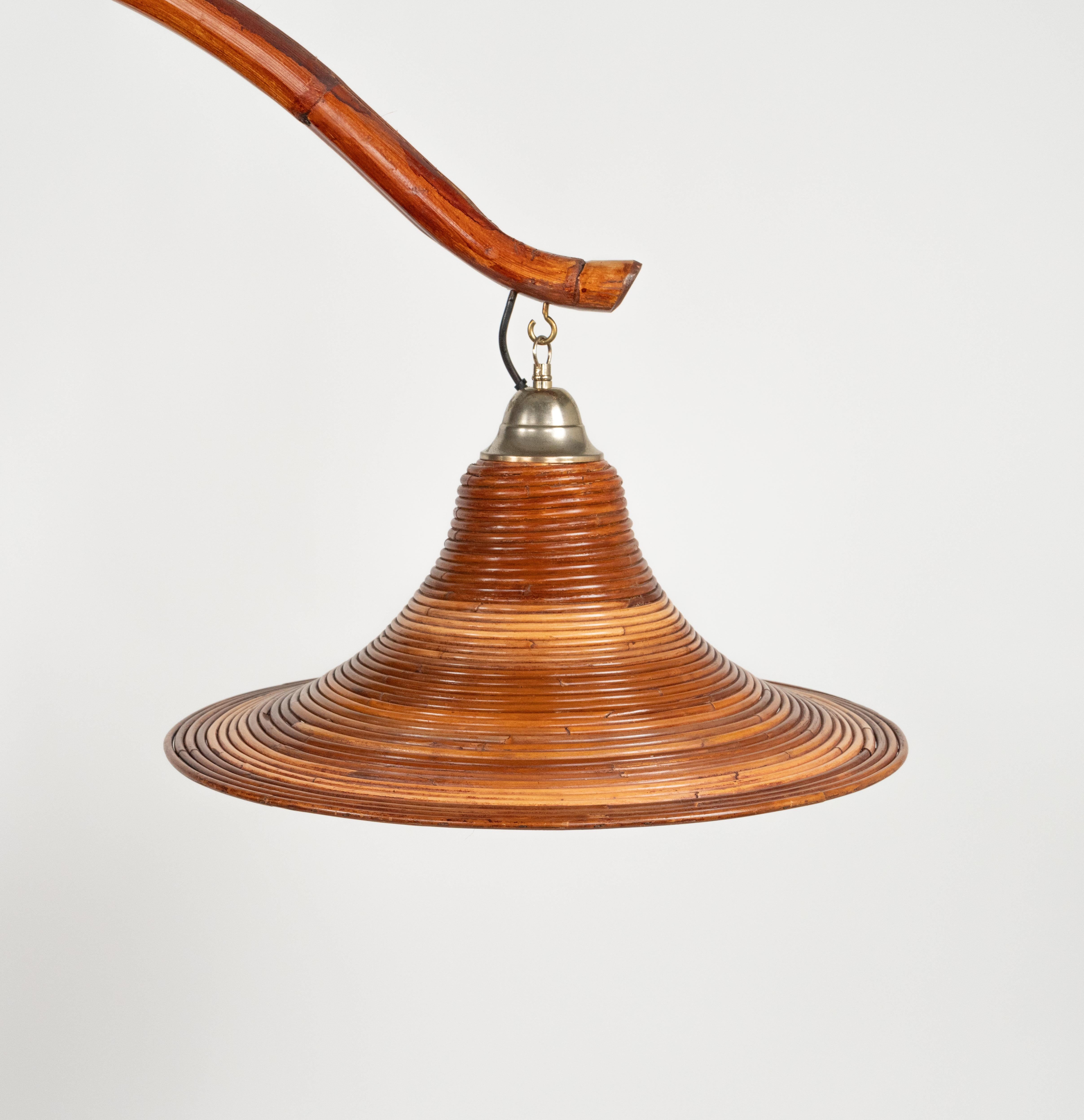 Lampada da terra ad arco in bambù e rattan del Medioevo Vivai del Sud, Italia anni '70 in vendita 6