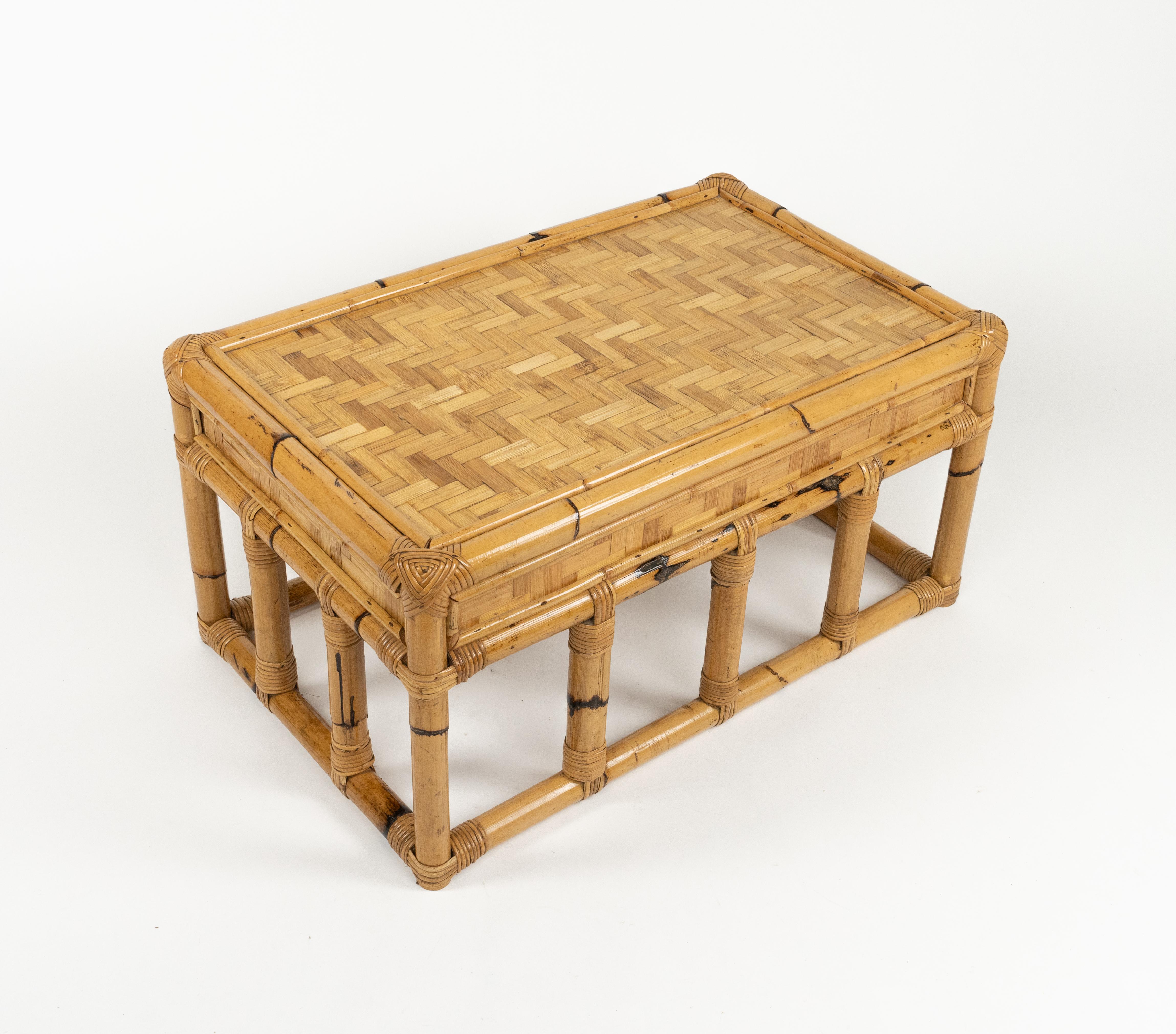 Mid-Century Modern Table basse du milieu du siècle dernier en bambou et rotin style Vivai Del Sud, Italie 1970 en vente