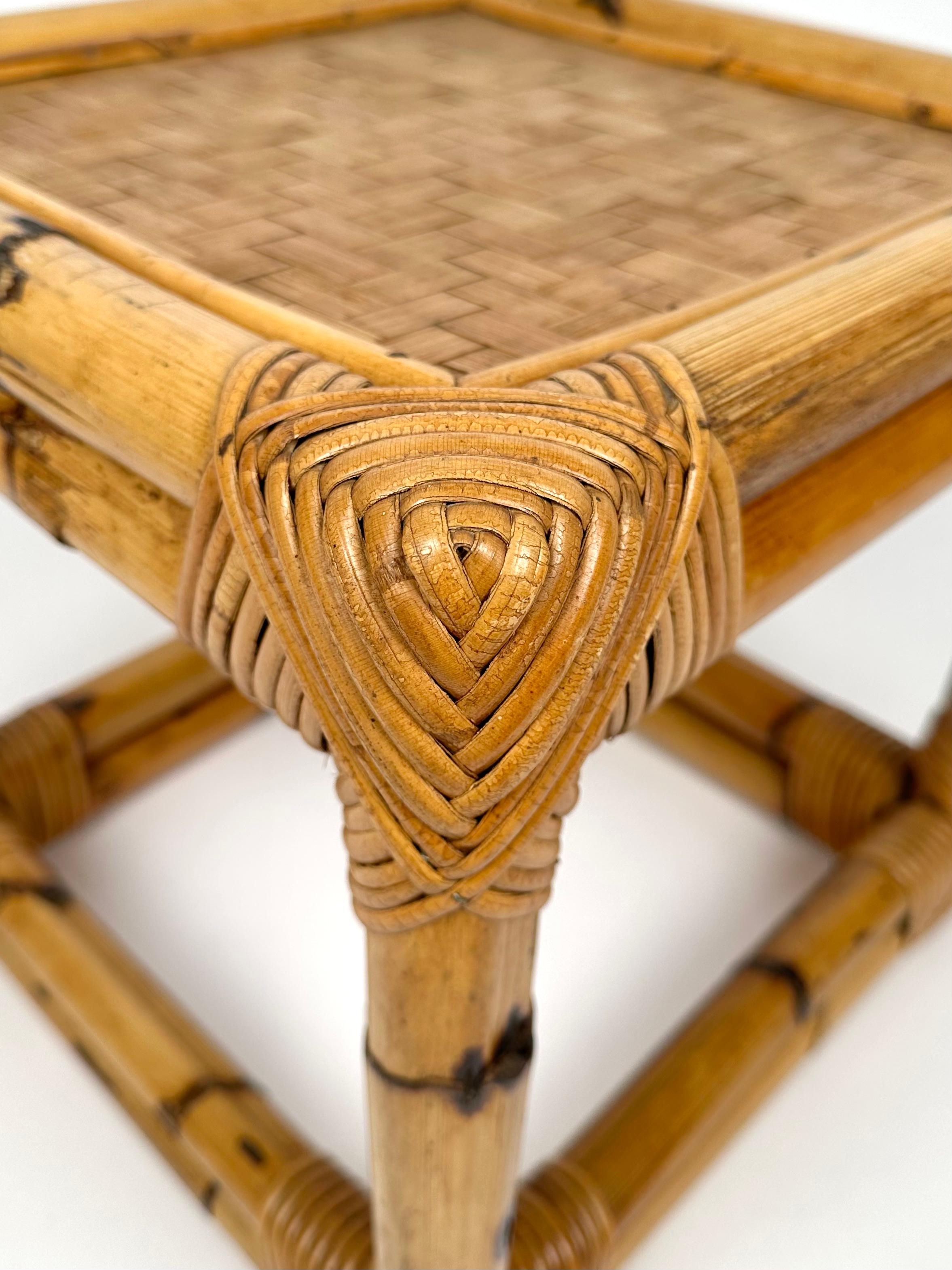 Table d'appoint cubique en bambou et rotin du milieu du siècle, Italie, 1970 en vente 2