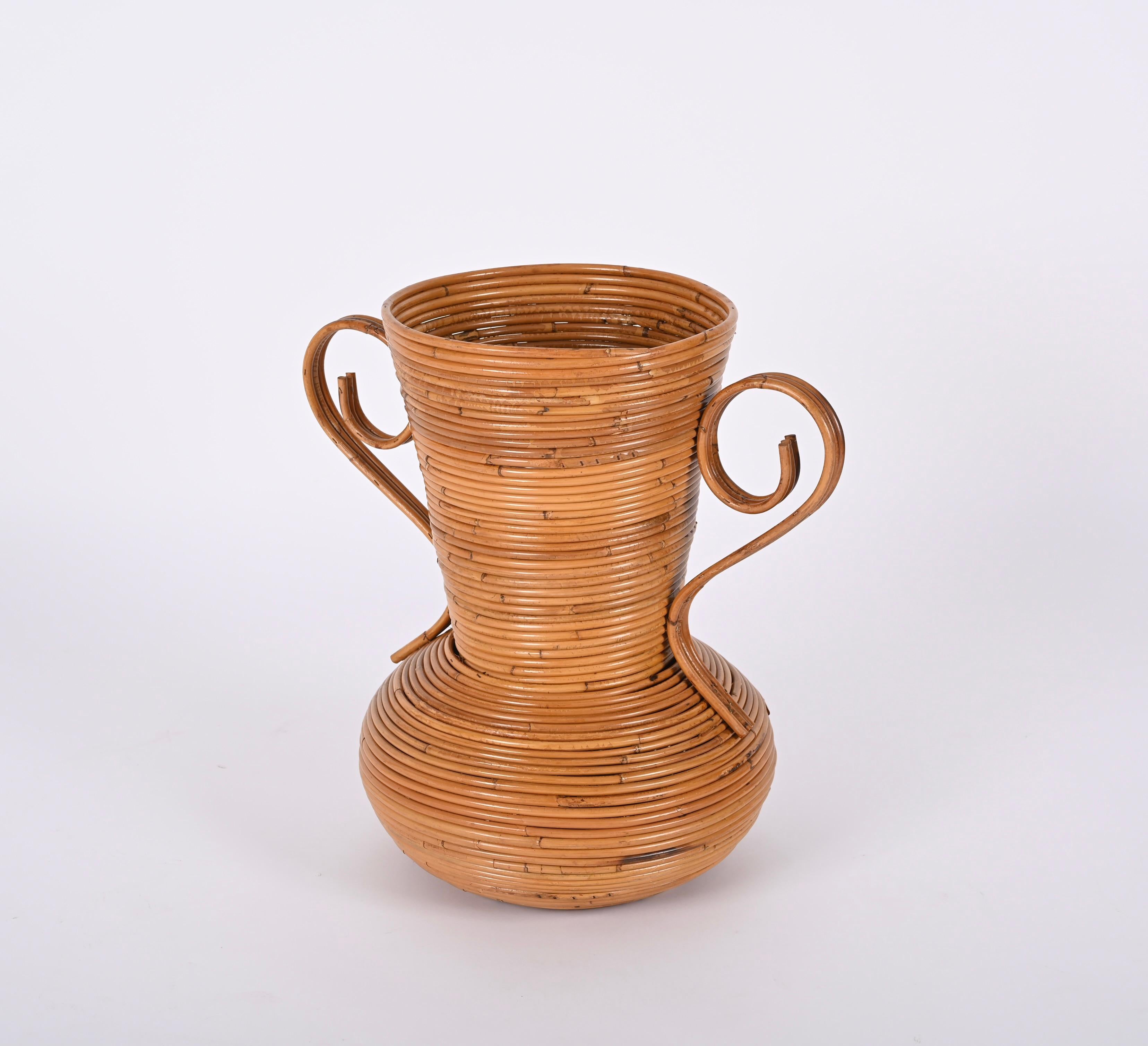 Midcentury Bamboo and Rattan Decorative Vase, by Vivai del Sud, Italy, 1970s In Good Condition For Sale In Roma, IT