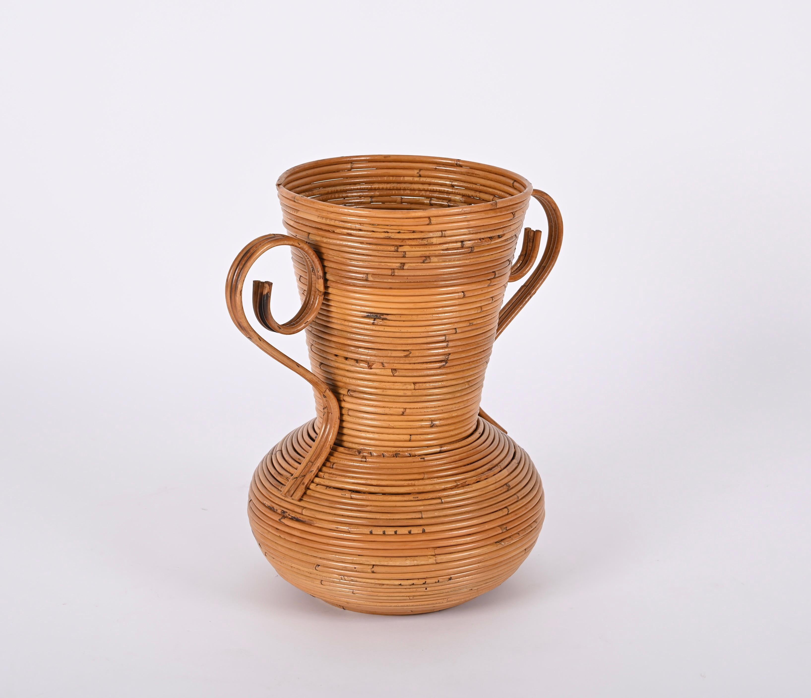 Vaso decorativo in bambù e rattan del Medioevo, di Vivai del Sud, Italia, anni '70 in vendita 1
